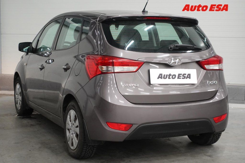 Hyundai ix20, 1.4 i,1.maj,ČR,AC - fotka 6