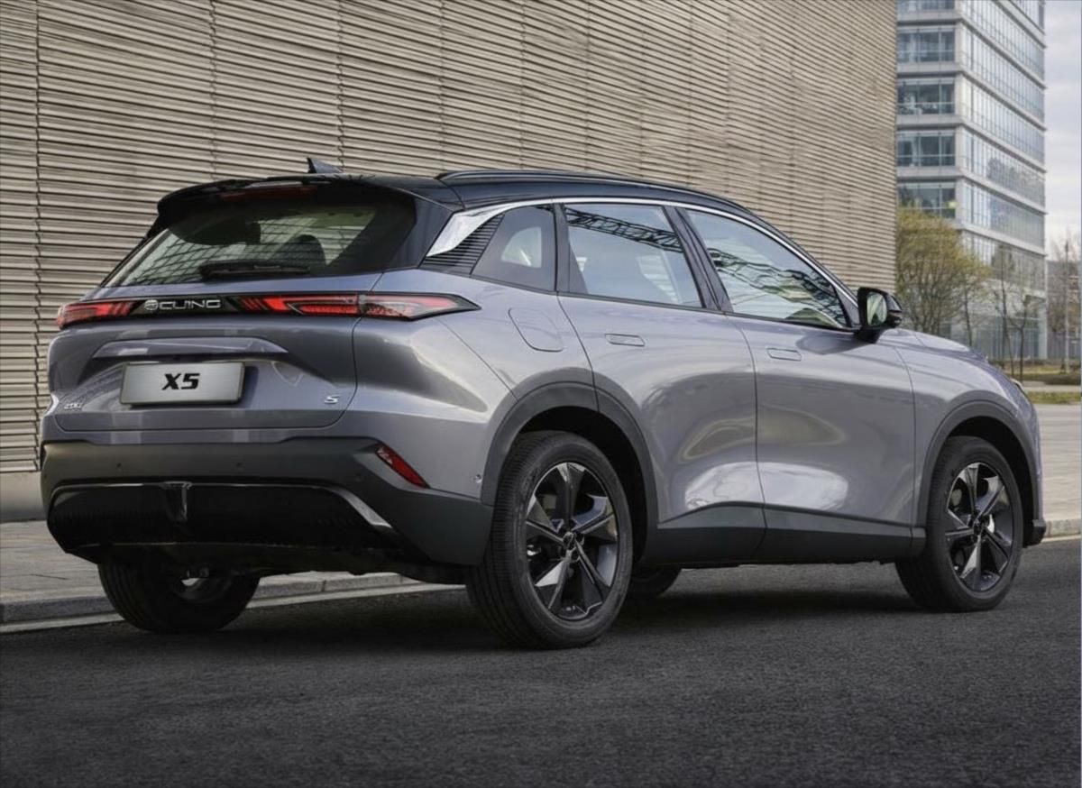 BAIC X5, 1,5 4x2  1.5T+7DCT - fotka 2