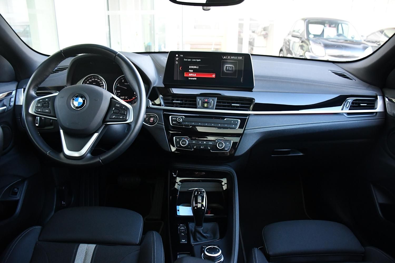 BMW X2, xDrive20d TAŽNÉ ČR PANO 1M HUD - fotka 5