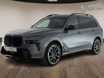 xDrive40i