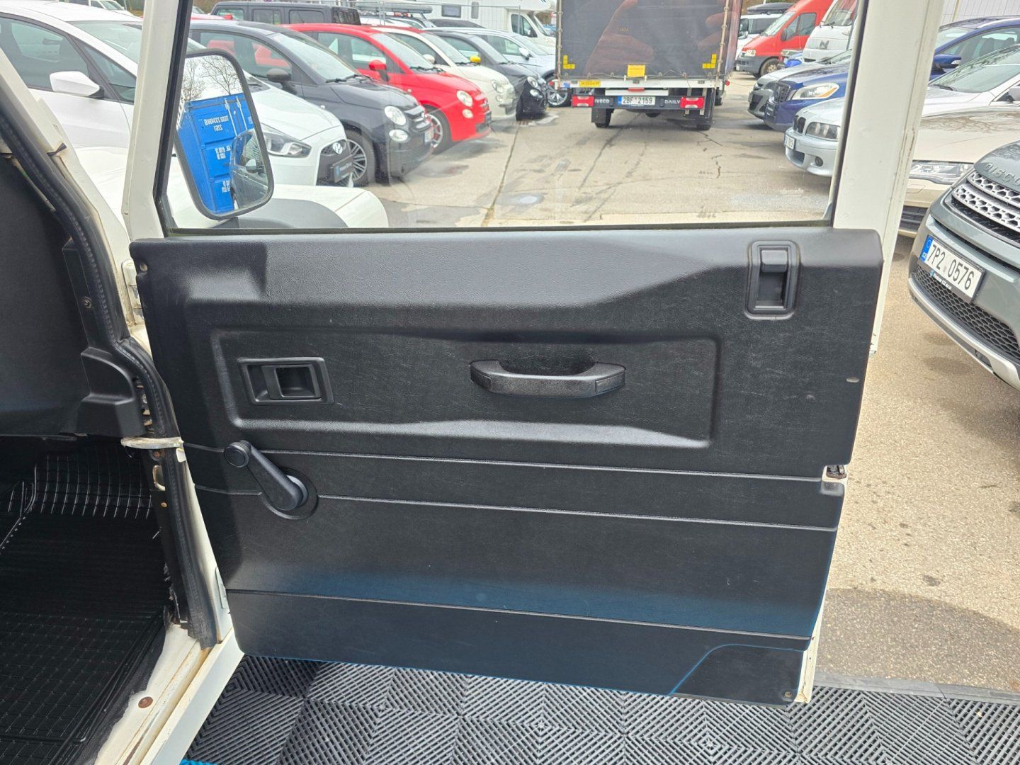 Land Rover Defender, 110/TD4/90KW/7MÍST/KLIMA/2008 - fotka 4