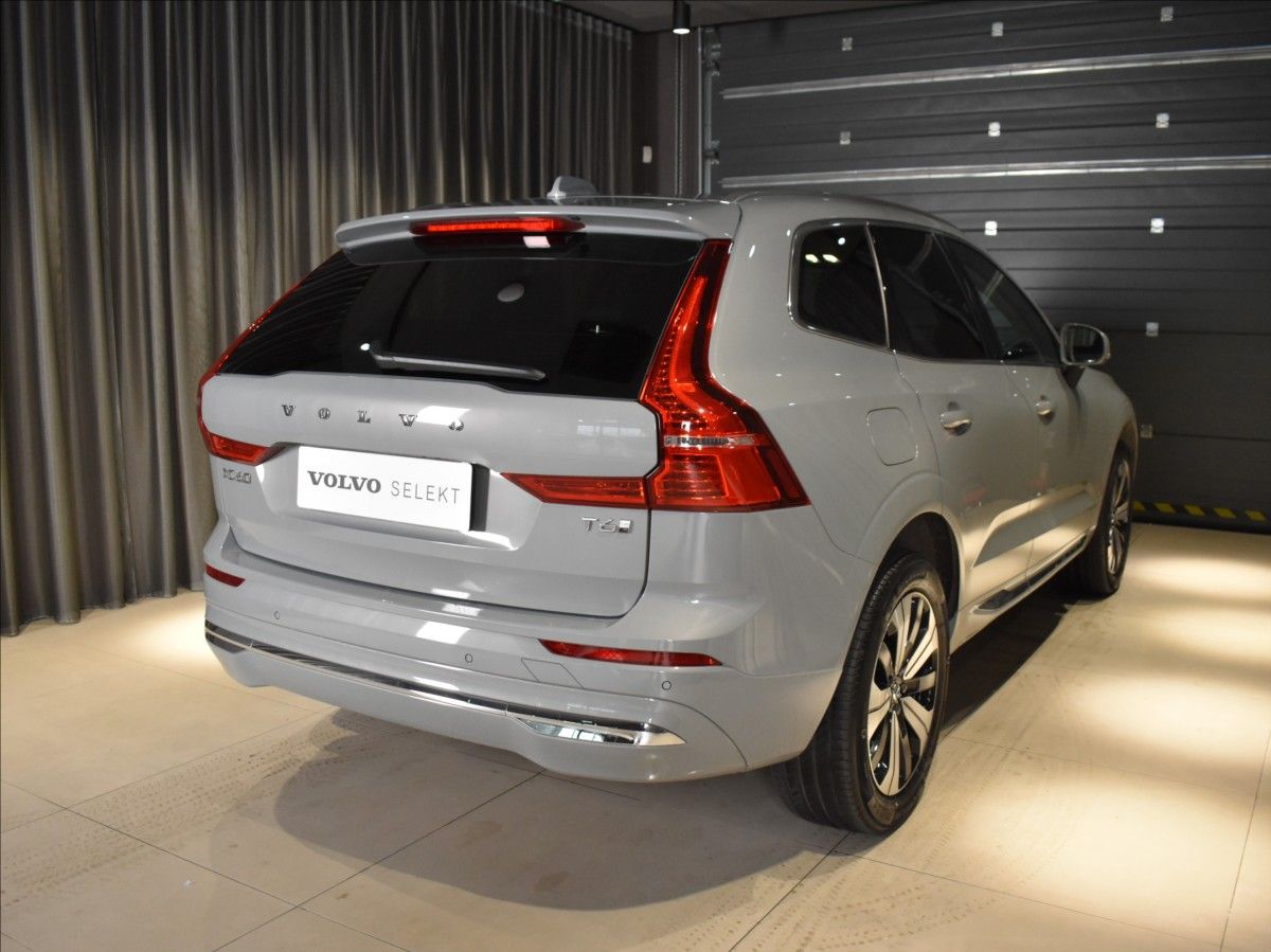 Volvo XC60, 2,0 T6 AWD Plus - fotka 4