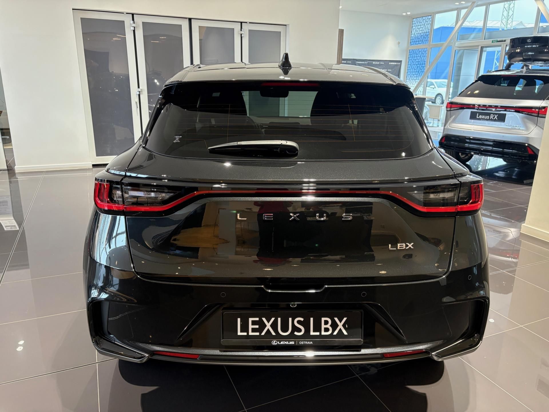 Lexus LBX, VIBRANT EDITION LUXURY - fotka 5