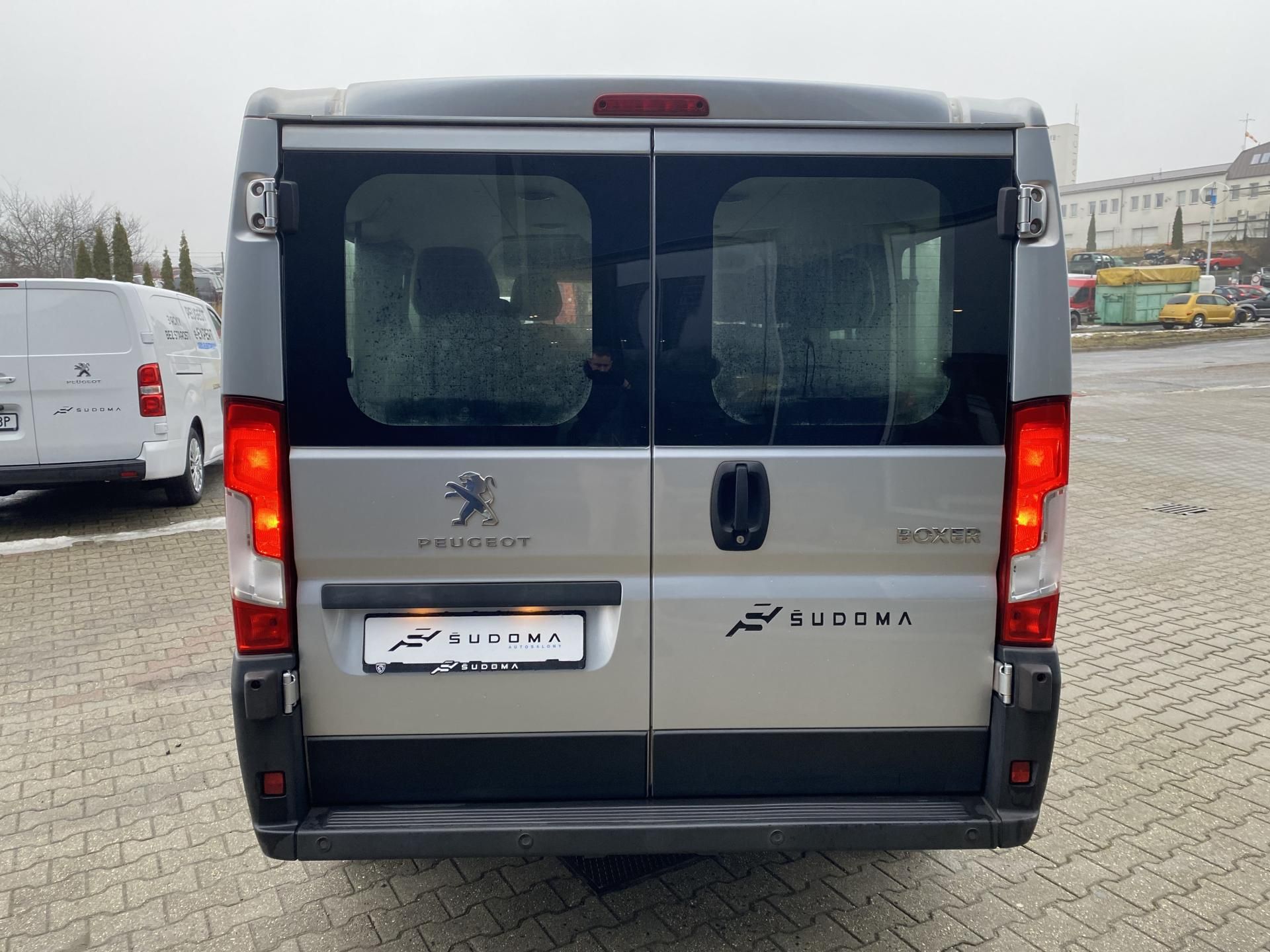 Peugeot Boxer, L1H1 BlueHDi 140k MAN6 9 míst - fotka 6