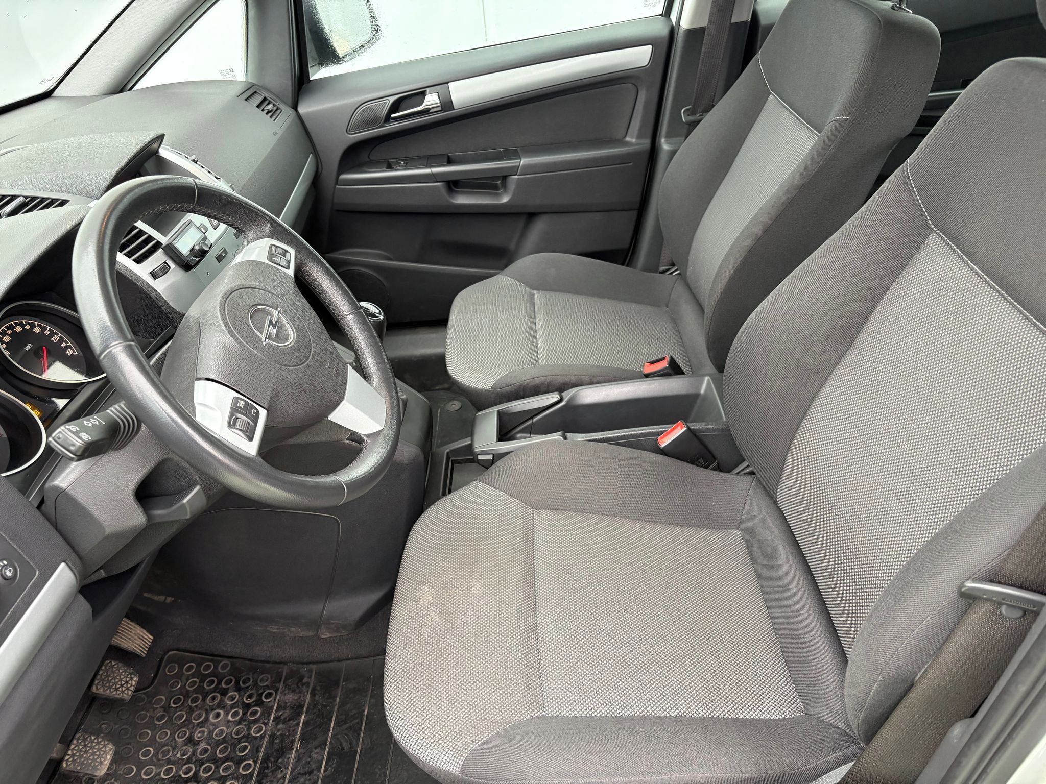 Opel Zafira, 1.6, 110kW, 7Míst, CNG+BENZÍN - fotka 6