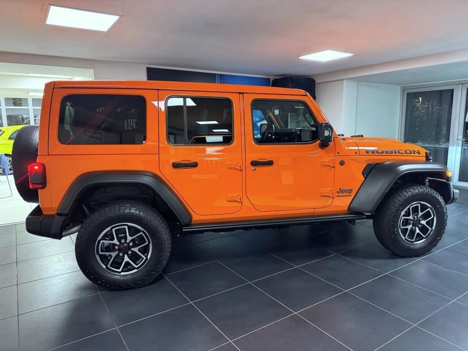Jeep Wrangler, Unlimited 2.0T 272k AT8 - fotka 5