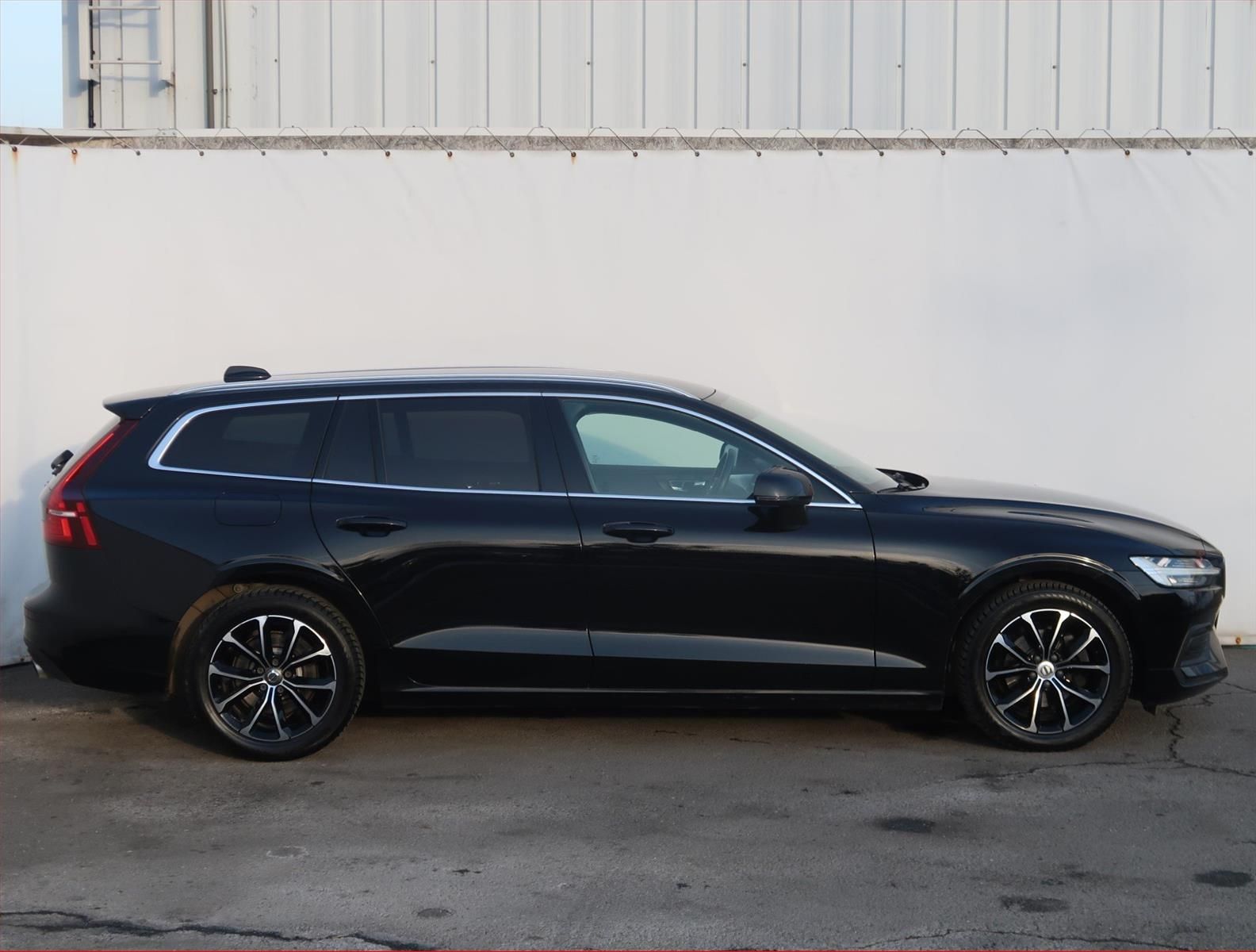 Volvo V60, D3 2.0, Automat, Serv.kniha - fotka 6