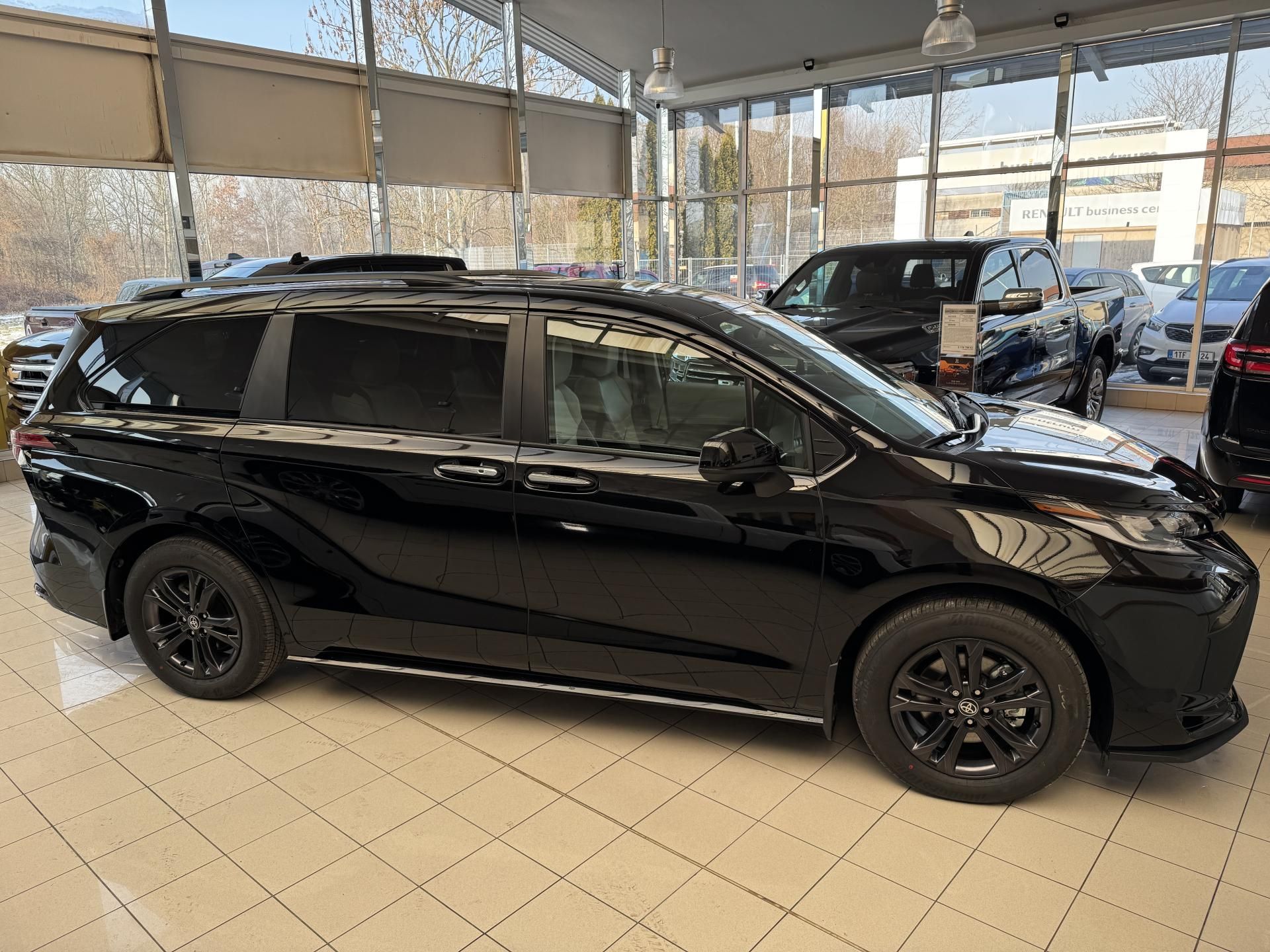 Toyota Sienna, XSE 2,5 HEV AWD - fotka 6