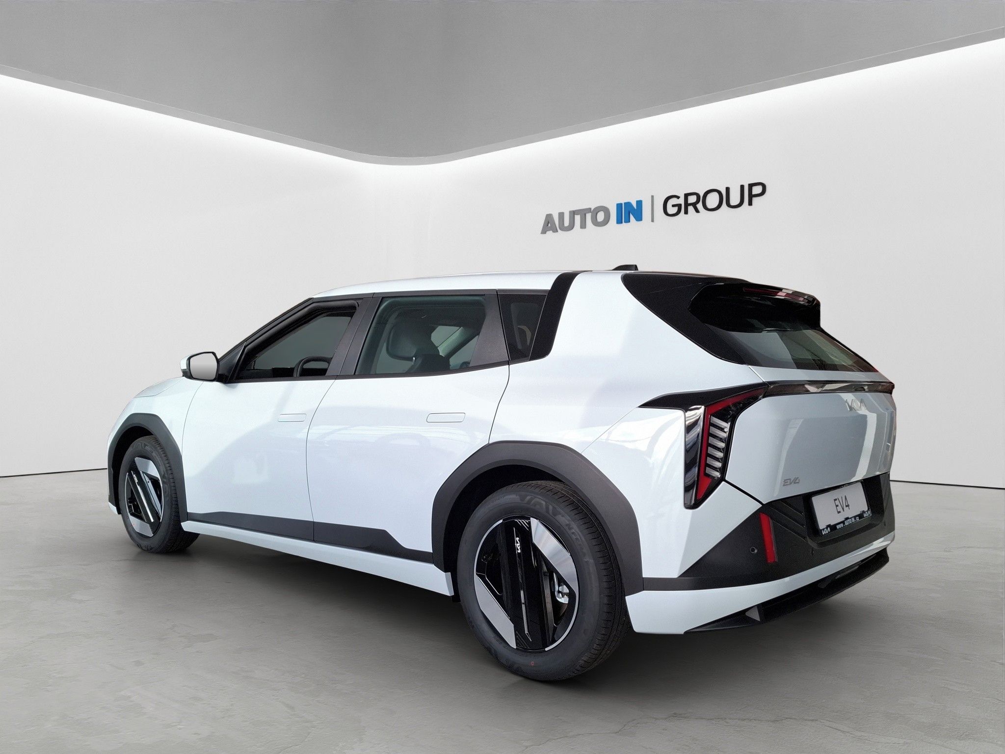 Kia EV4, SZ1 4x2 AIR 150 KW + 58,3 KWH - fotka 3