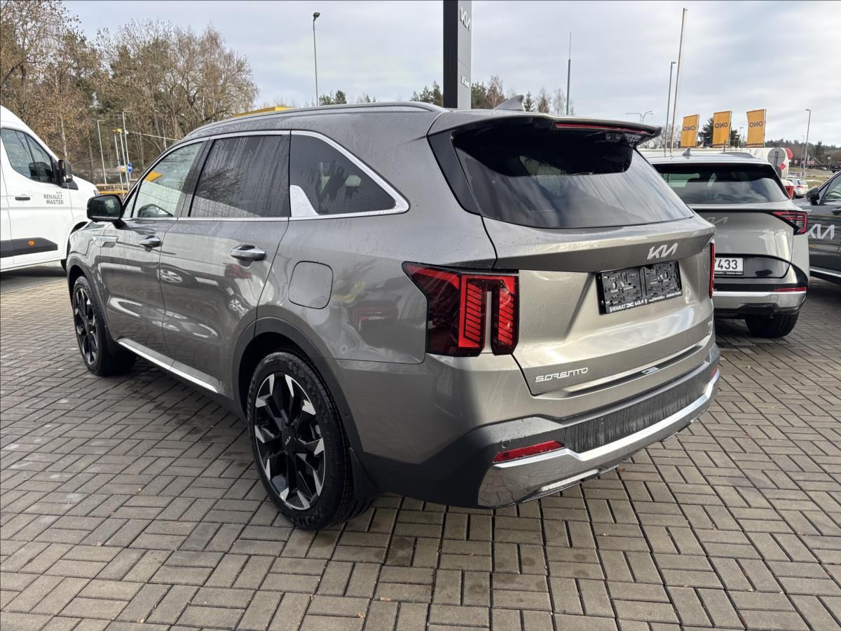 Kia Sorento, 2,2 CRDi SCR 4x4 8DCT  TOP+NAP - fotka 4