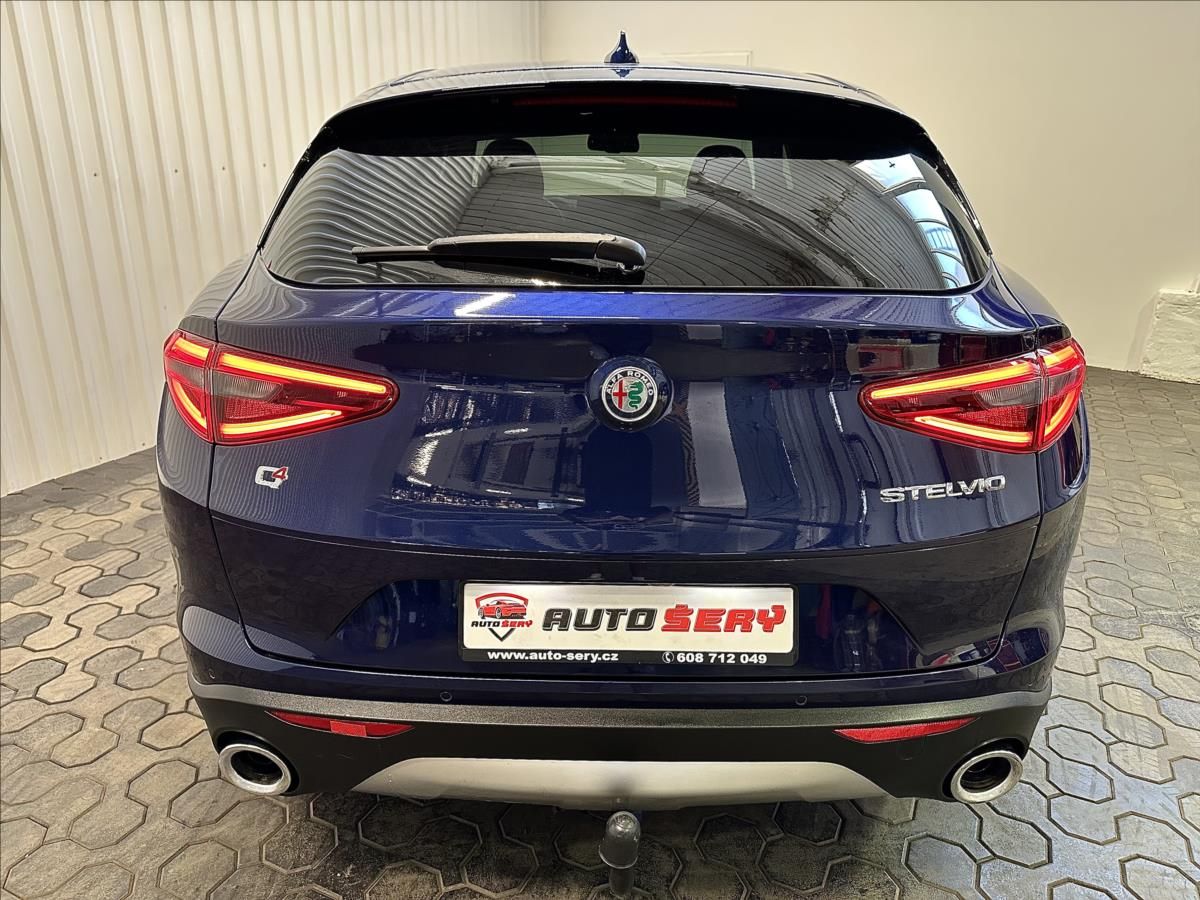 Alfa Romeo Stelvio, 2.2JTDM 154kW Q4 SUPER 2XKOLA - fotka 6