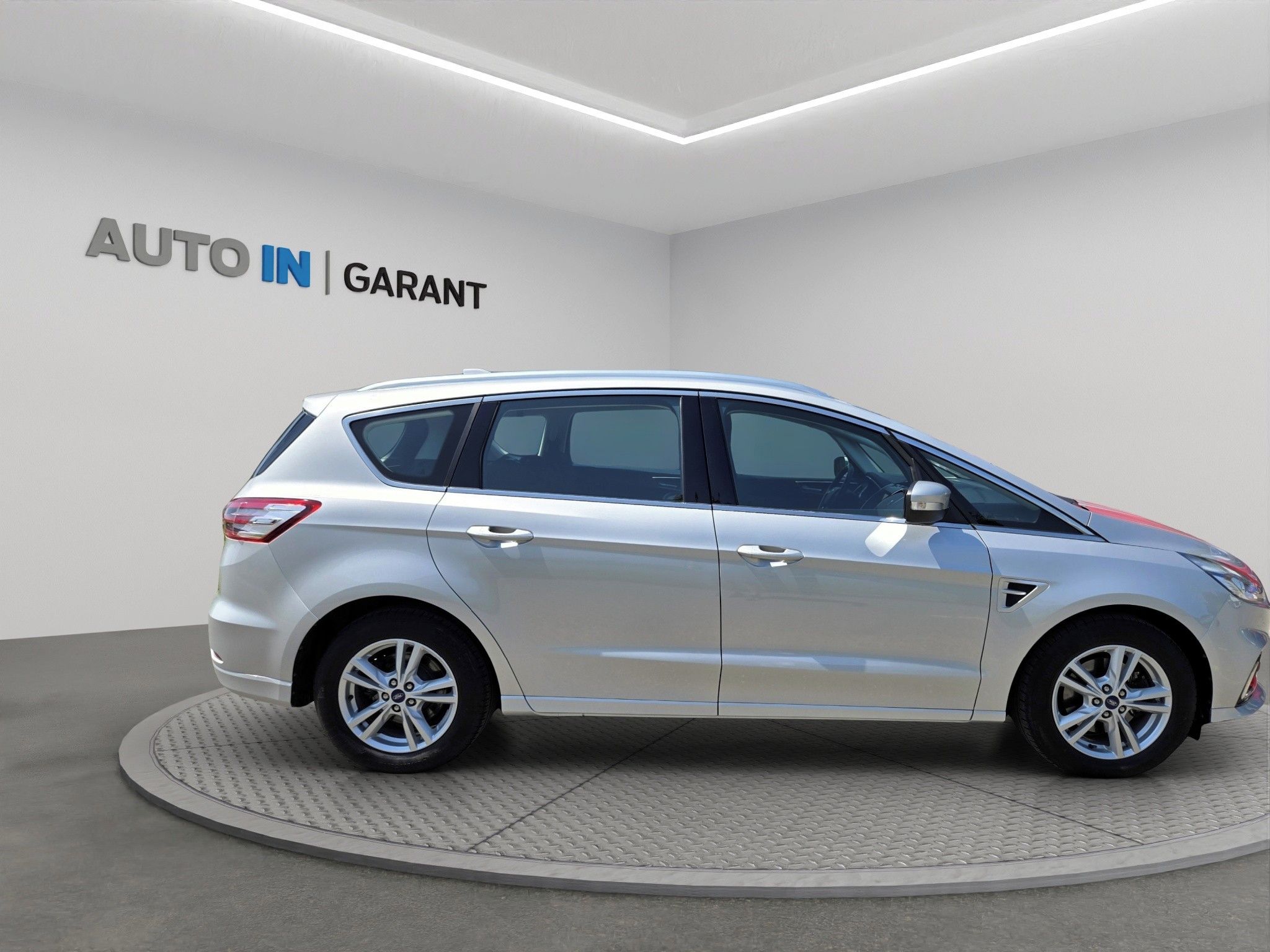 Ford S-MAX, Titanium 2,0 nafta 110kw/150PS - fotka 6