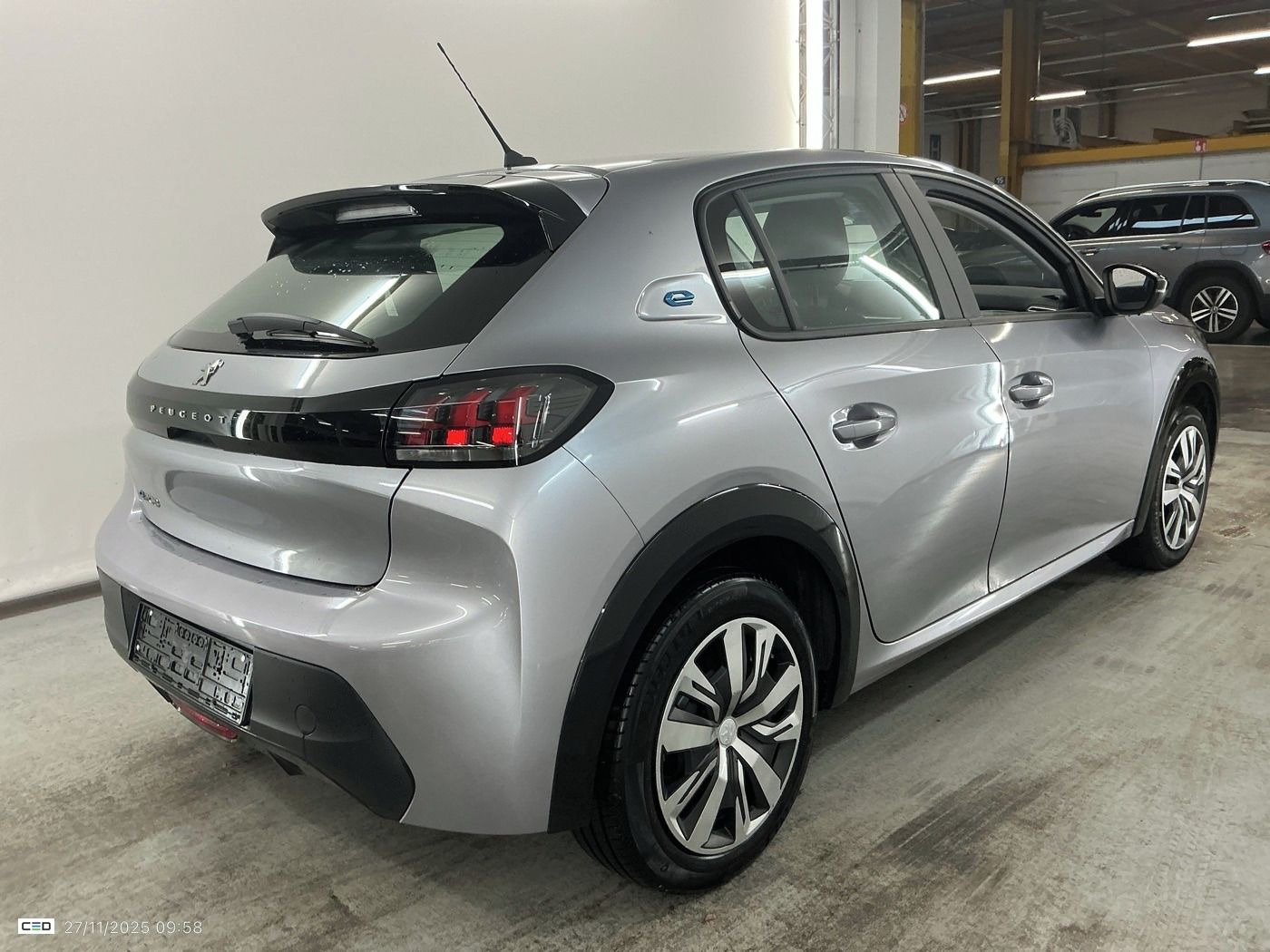 Peugeot 208, e-Active, baterie 50kw, 100kw - fotka 3