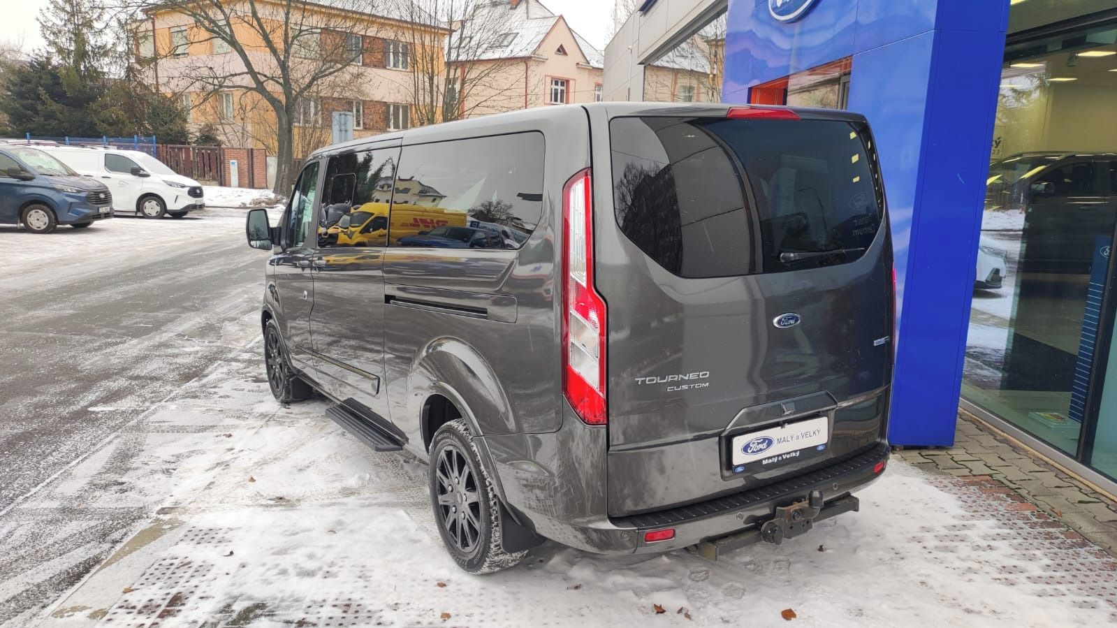 Ford Tourneo Custom, 2,0EcoBlue 95kW L2H1 8MÍST - fotka 5