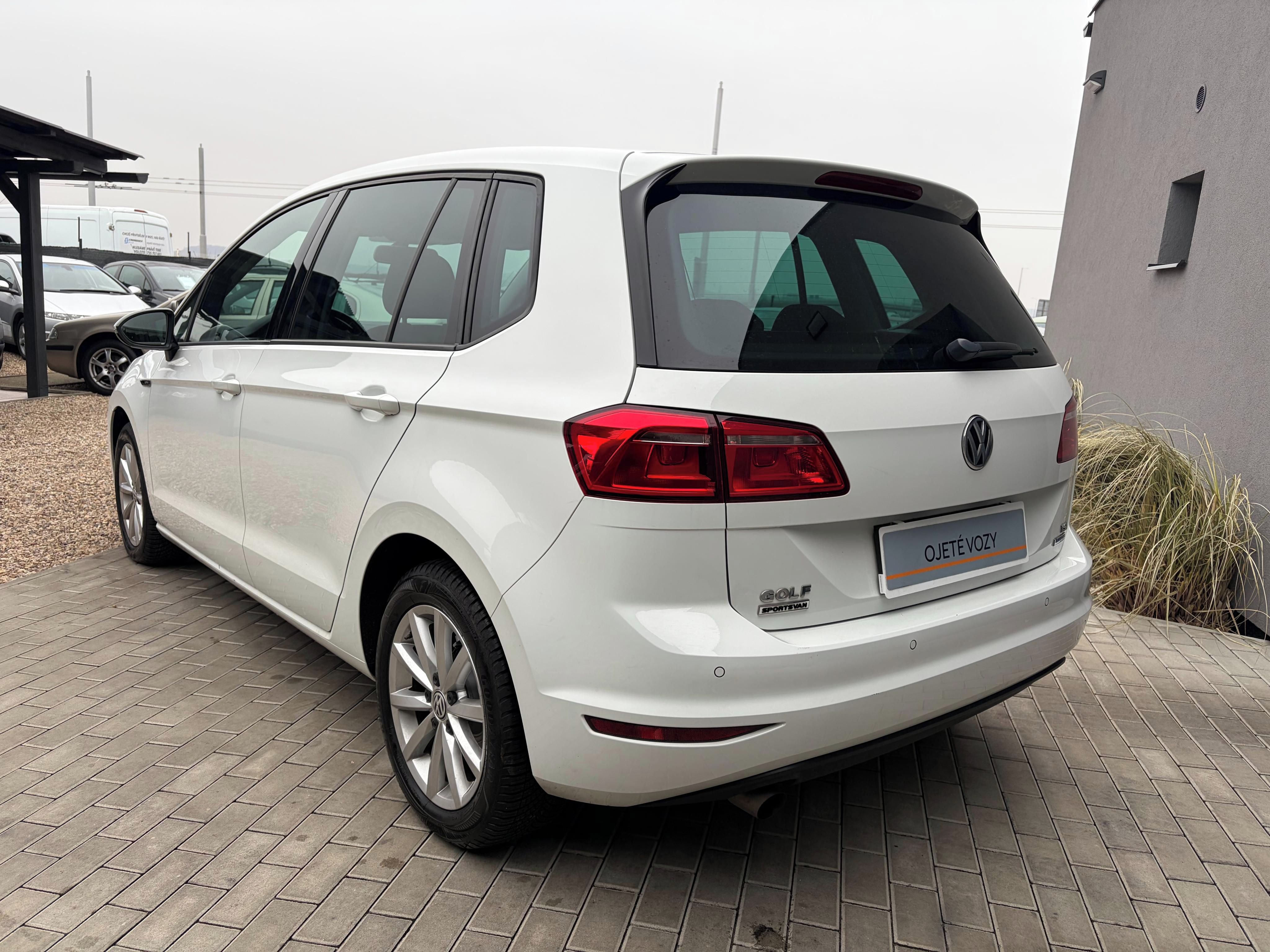 Volkswagen Golf Sportsvan, 1.2 TSI 81KW LOUNGE, Po 1. Maj - fotka 5