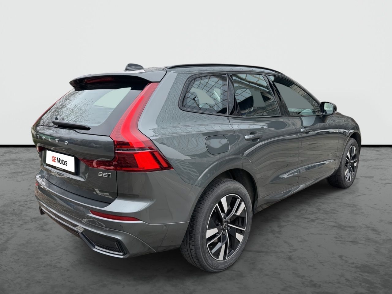 Volvo XC60, MY26 B5 AWD Plus Dark DPH ČR - fotka 5