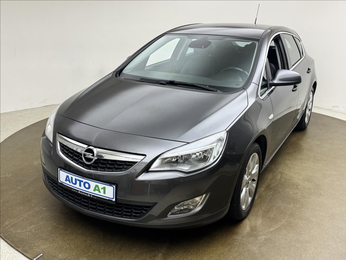 Opel Astra, 1,4 103kW 2X KOLA AC 1.MAJ ČR