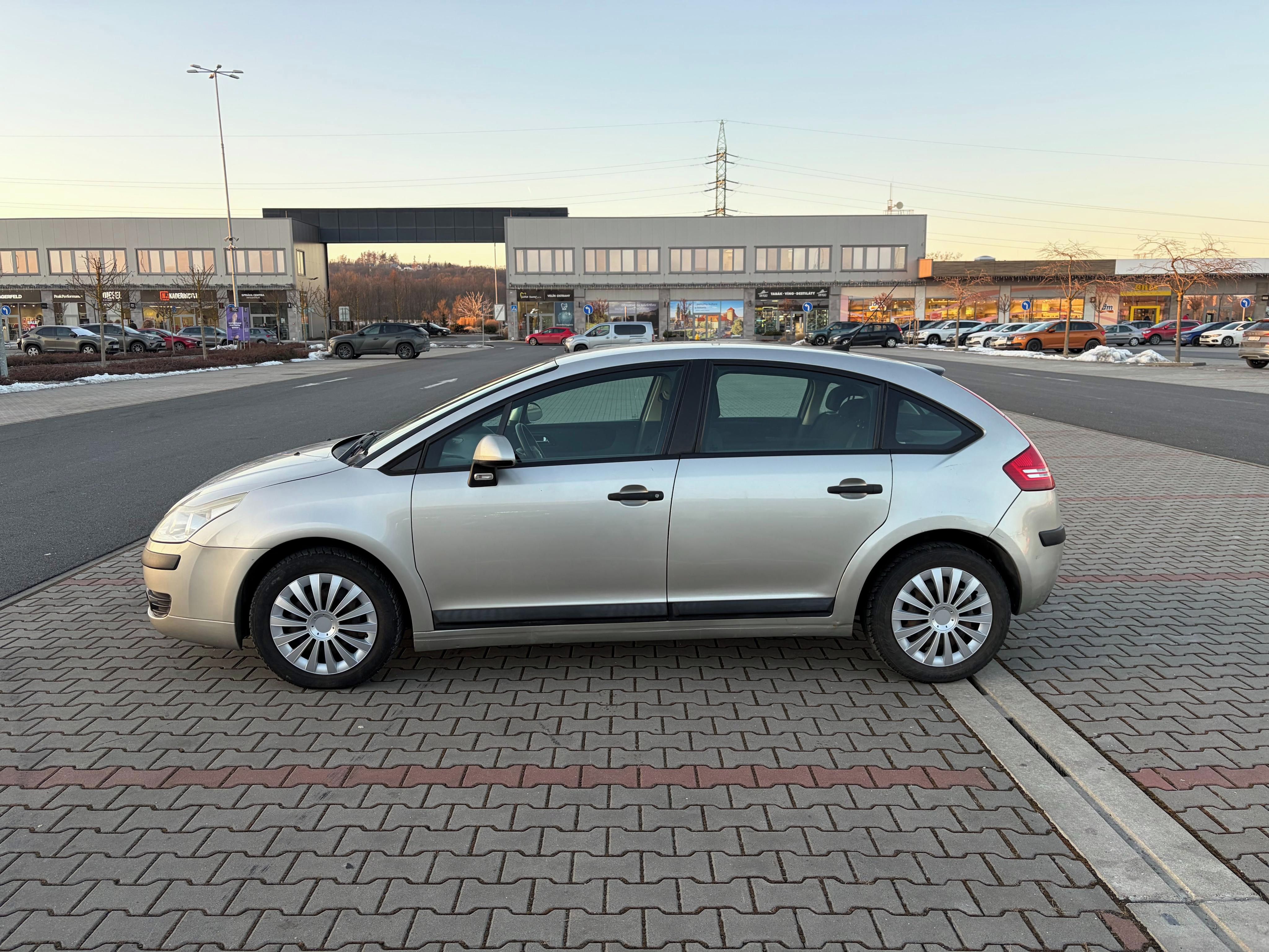 Citroën C4, 1.4i 16V ČR STK 2/2028 - fotka 6