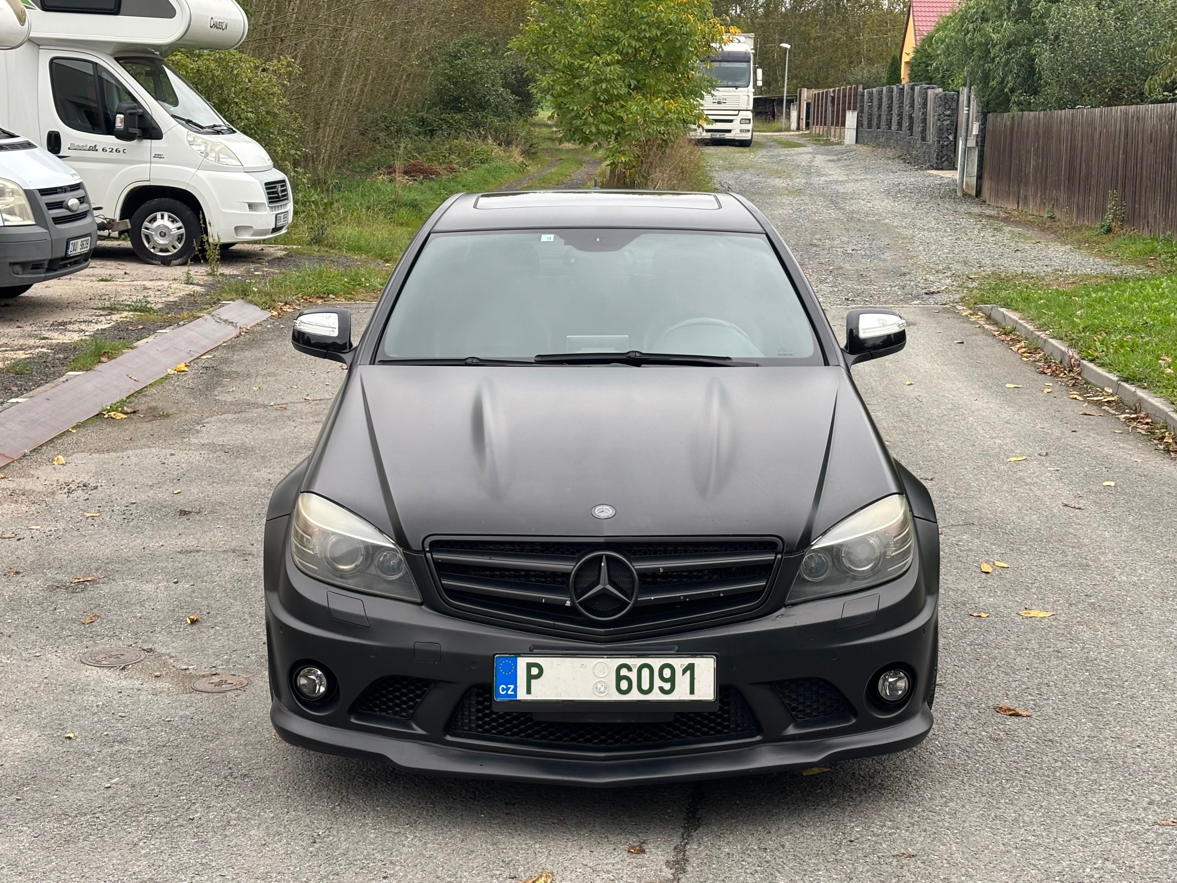 Mercedes-Benz Třídy C, Atmosférický V8 - fotka 2