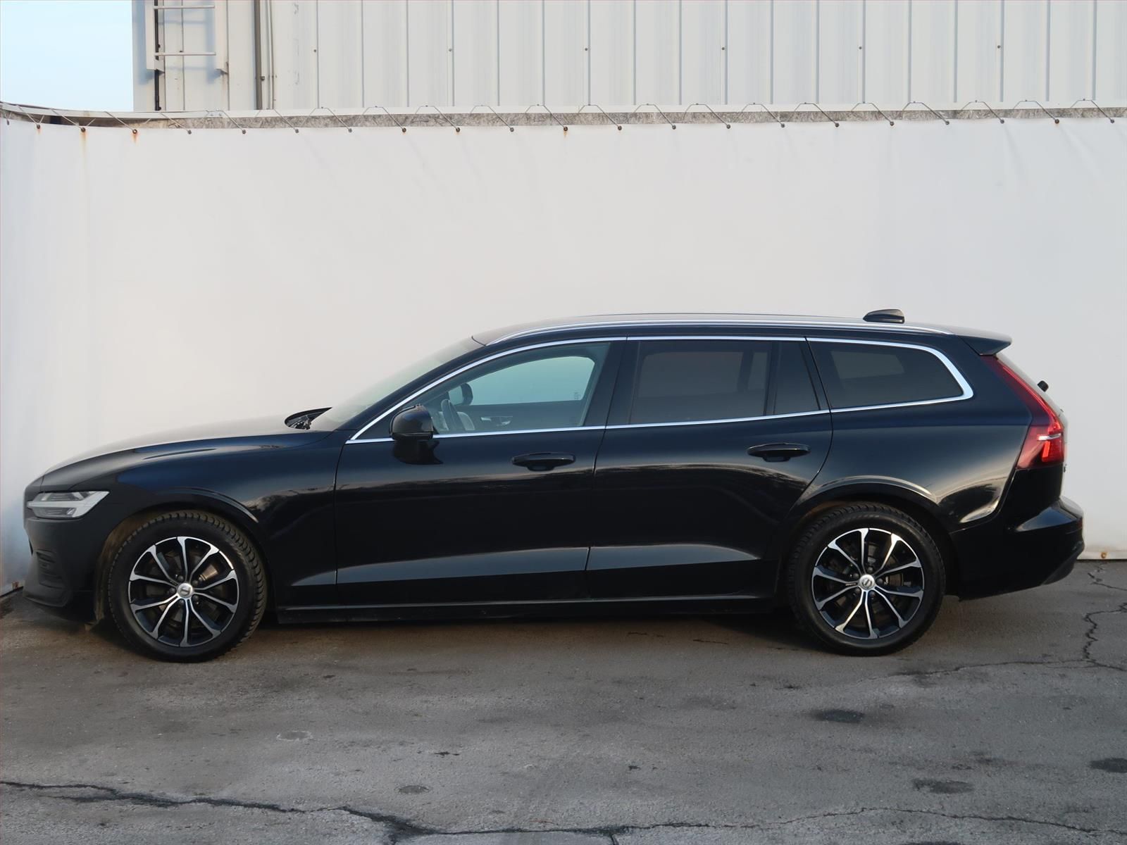 Volvo V60, D3 2.0, Automat, Serv.kniha - fotka 3