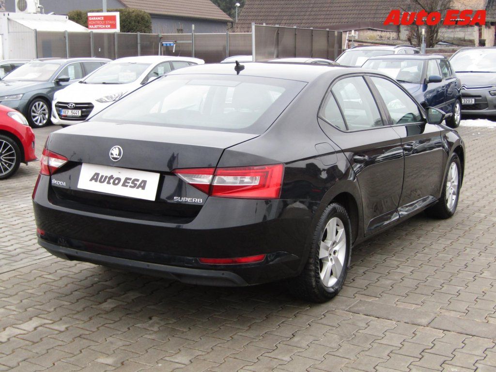 Škoda Superb, 2.0 TDi,AC,park.čidla - fotka 4