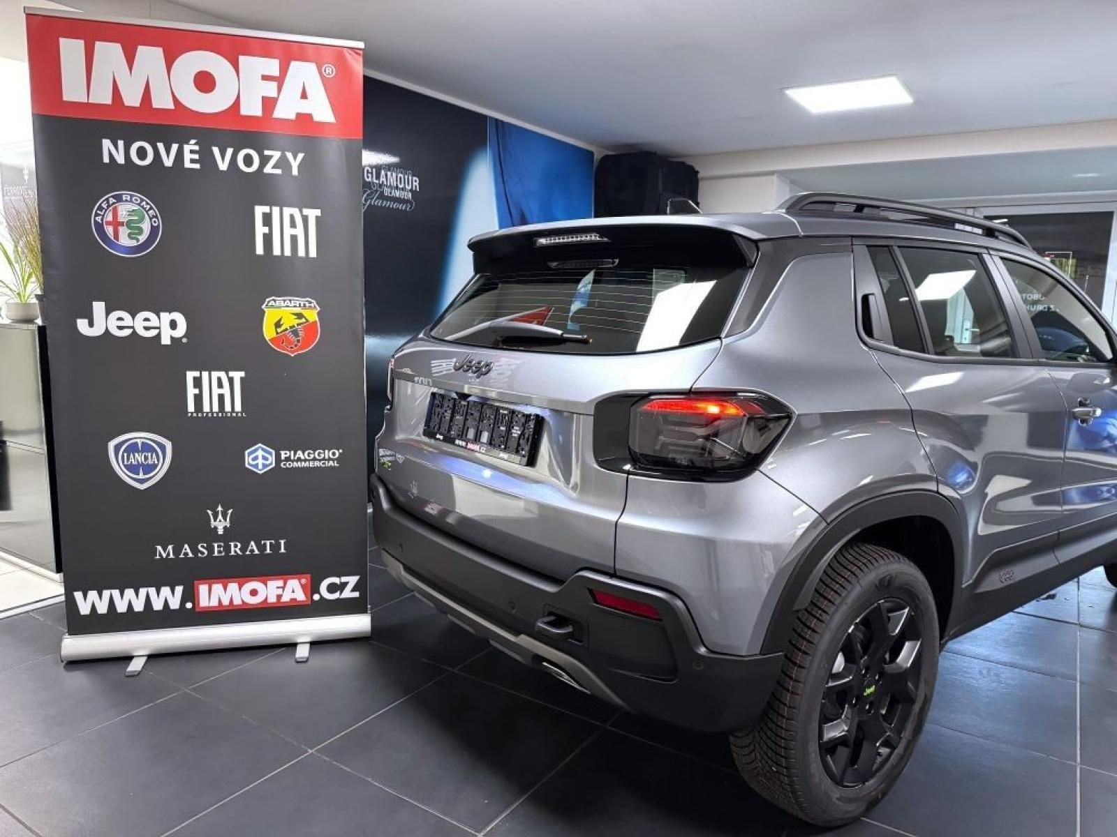 Jeep Avenger, 1.2 T e-hybrid AT 145k 4xe - fotka 5