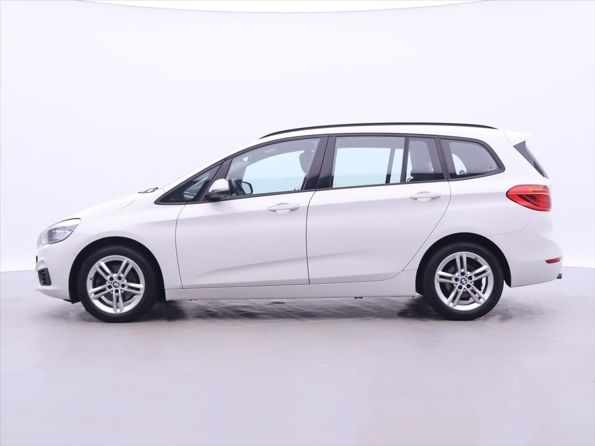 BMW Řada 2, 2,0 218D 110kW DPH - fotka 4