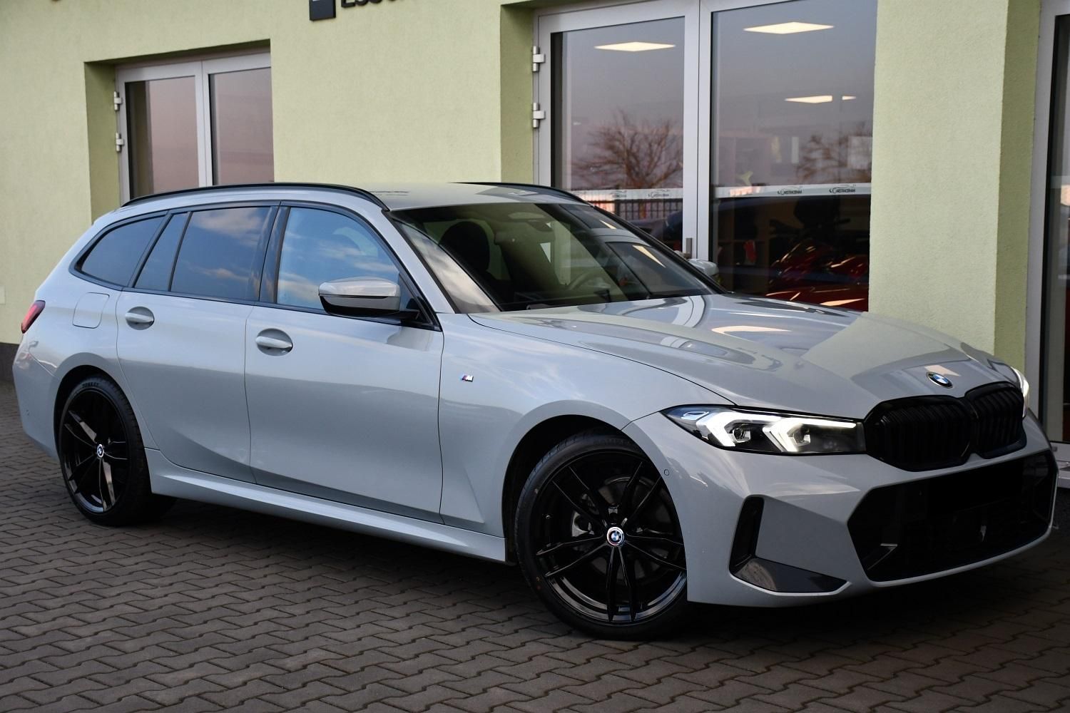 BMW Řada 3, 320d xDrive M-SPORT 3L-ZÁRUKA - fotka 2