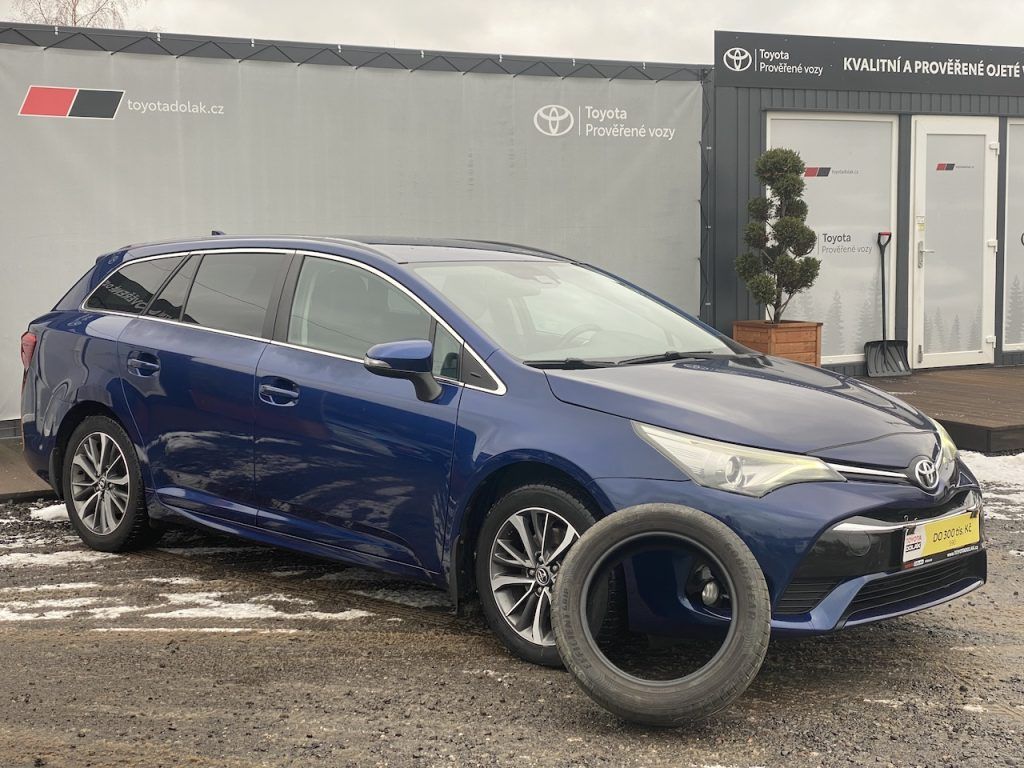 Toyota Avensis, 2.0D, ČR, Trend+, navi, pneu