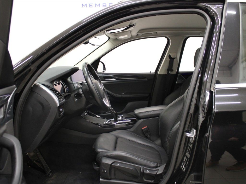 BMW X3, 2,0 20xd xLine BEZKLÍČ HUD ČR - fotka 6
