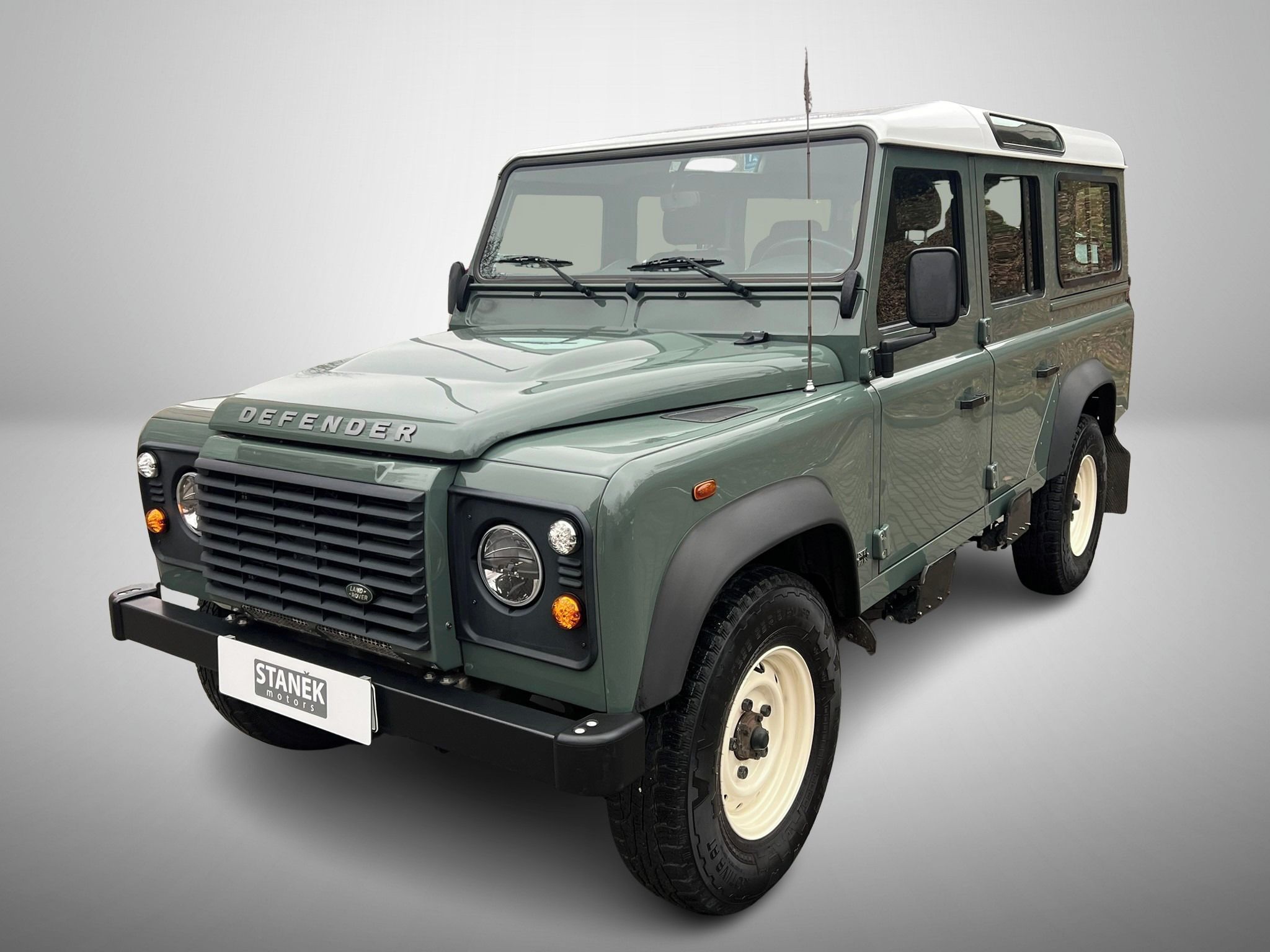 Land Rover Defender, 110 Station Wagon