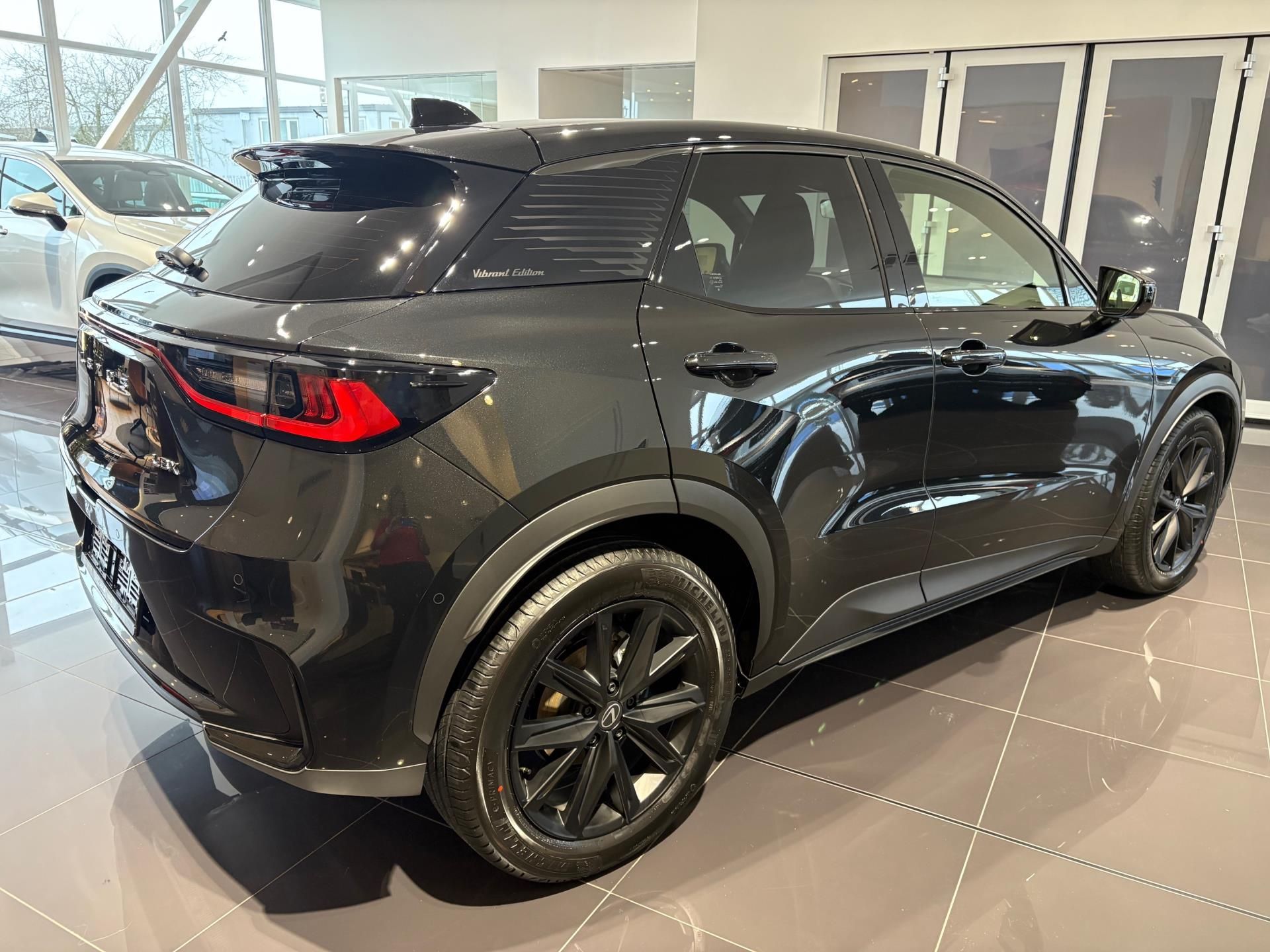 Lexus LBX, VIBRANT EDITION LUXURY - fotka 4