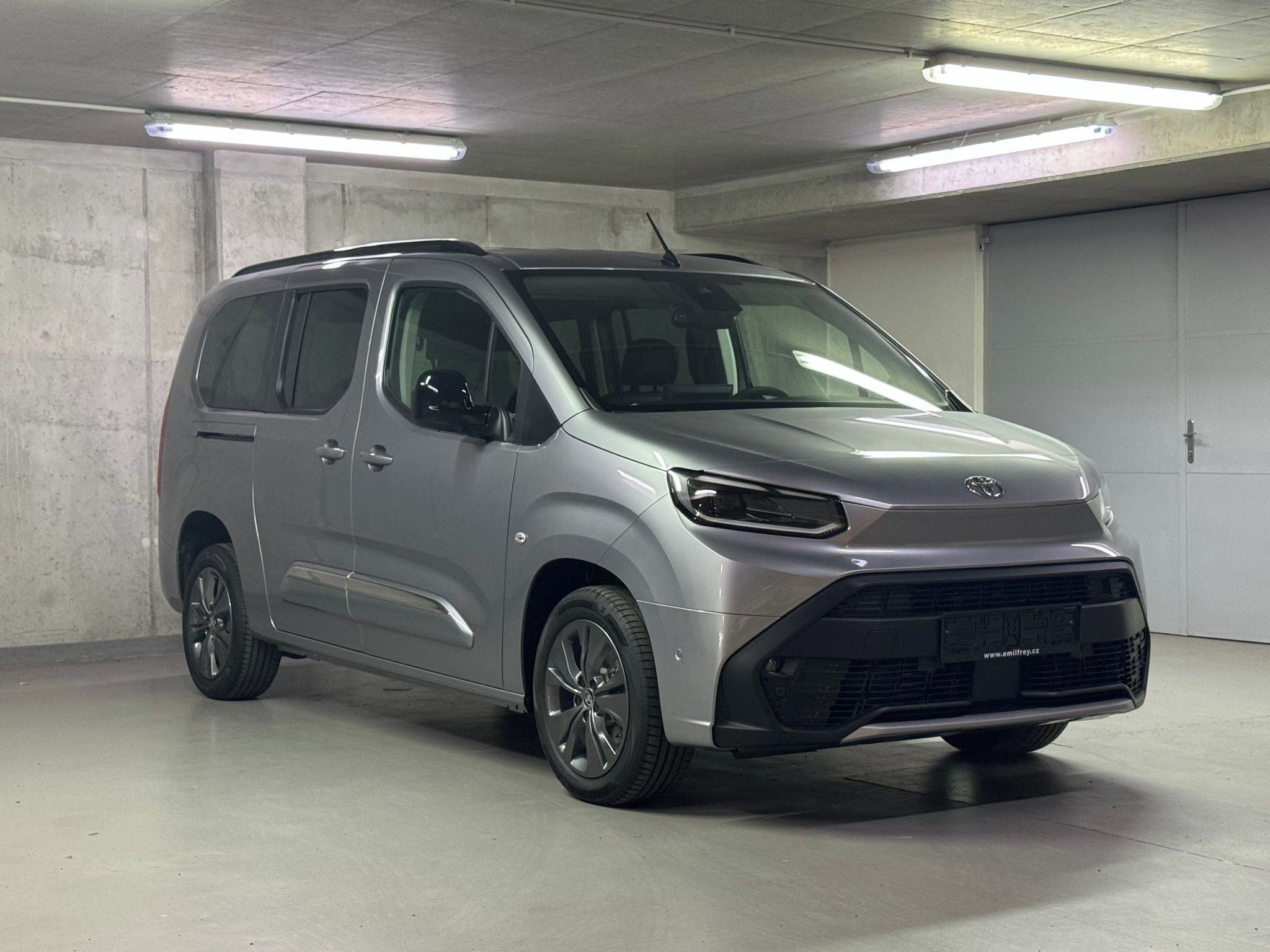 Toyota Proace City Verso, VIP 7 míst 1,5 AT Long - fotka 3