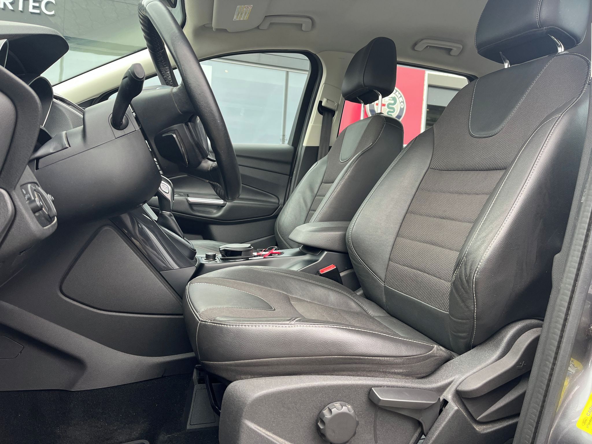 Ford Kuga, 2.0 TDCi 120kW TITANIUM AT6 4x - fotka 6