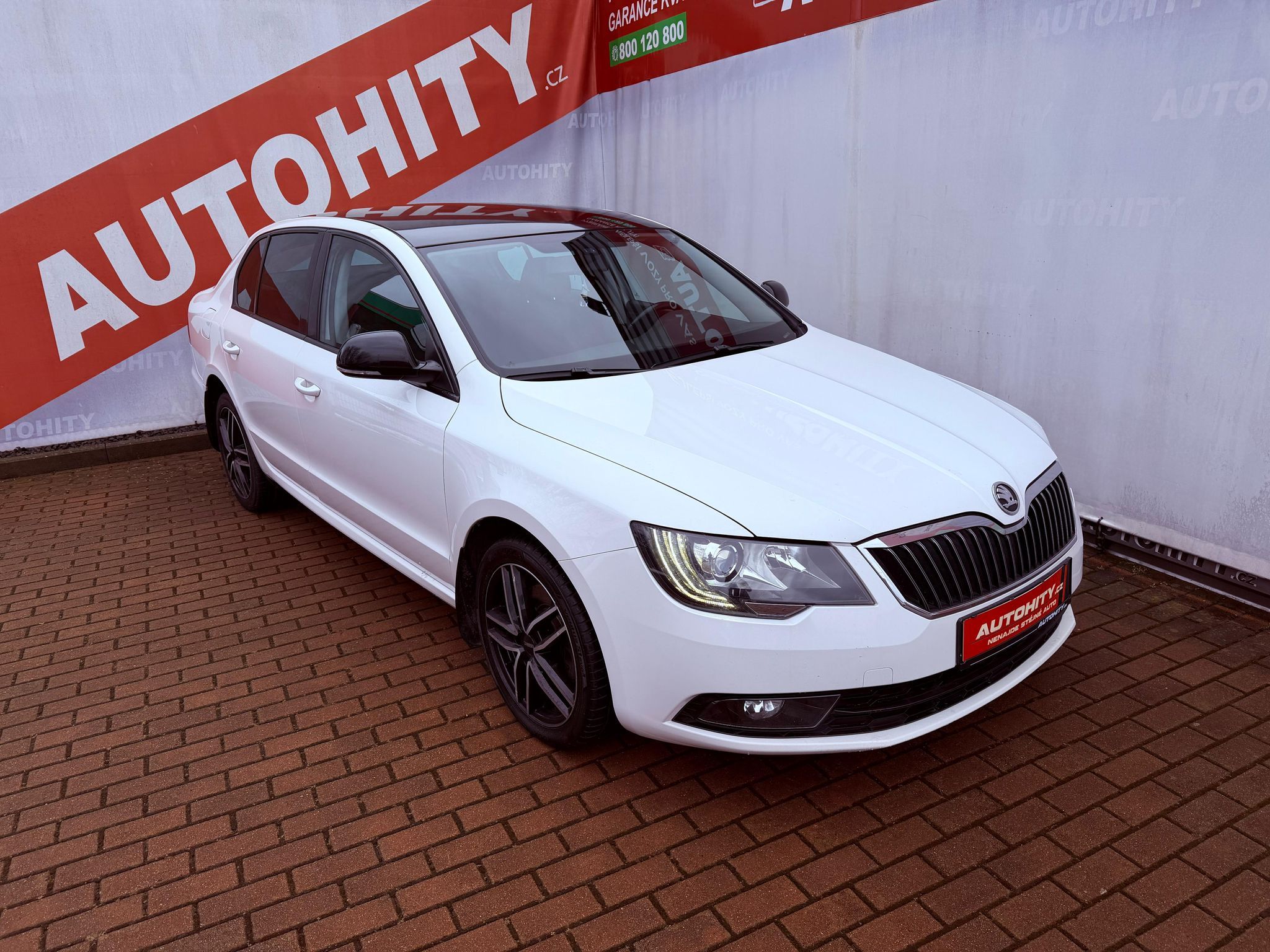 Škoda Superb, 2.0 TDi Elegance, ČR - fotka 5