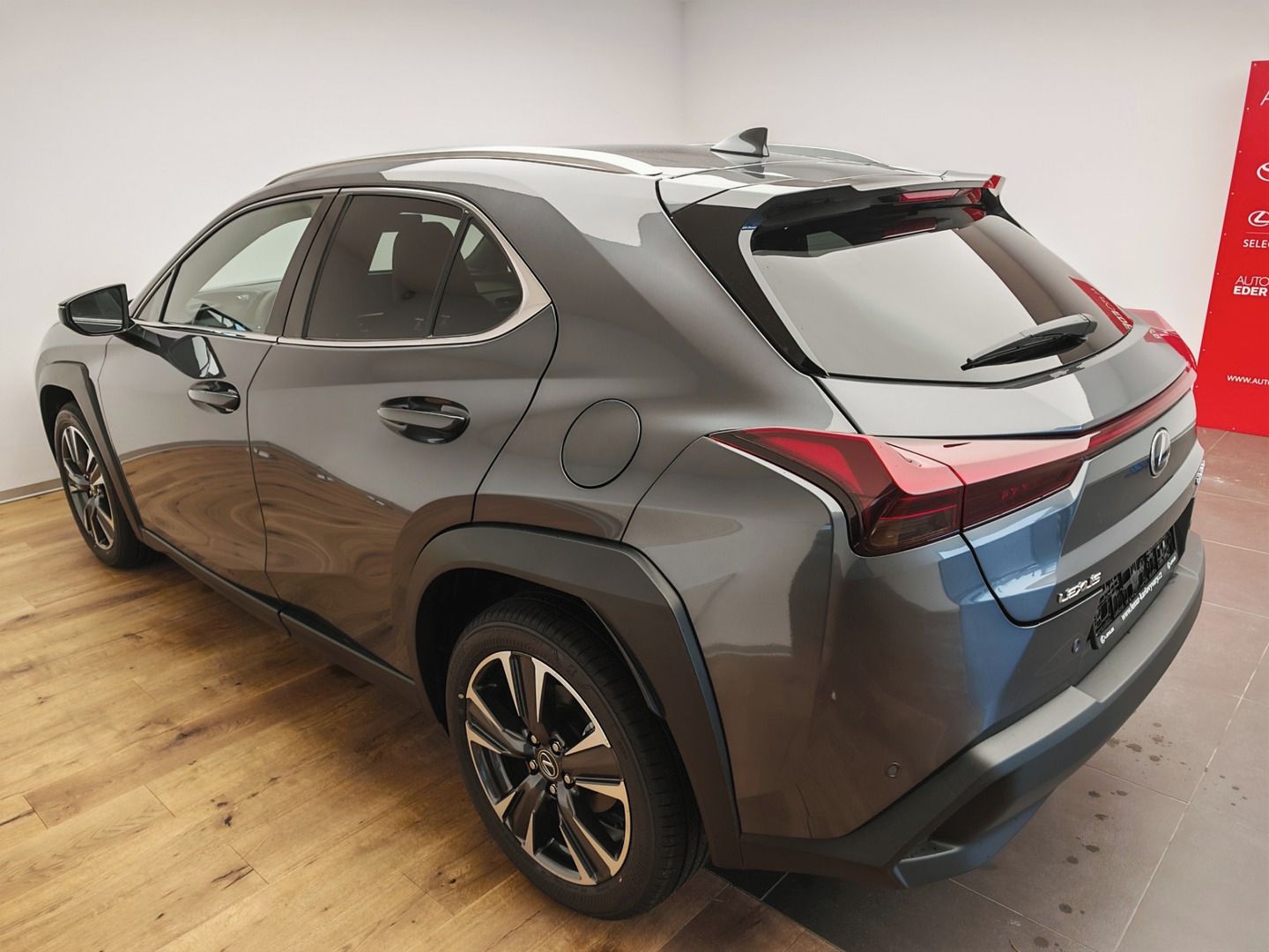 Lexus UX 300h, 300h Business TECH - fotka 6