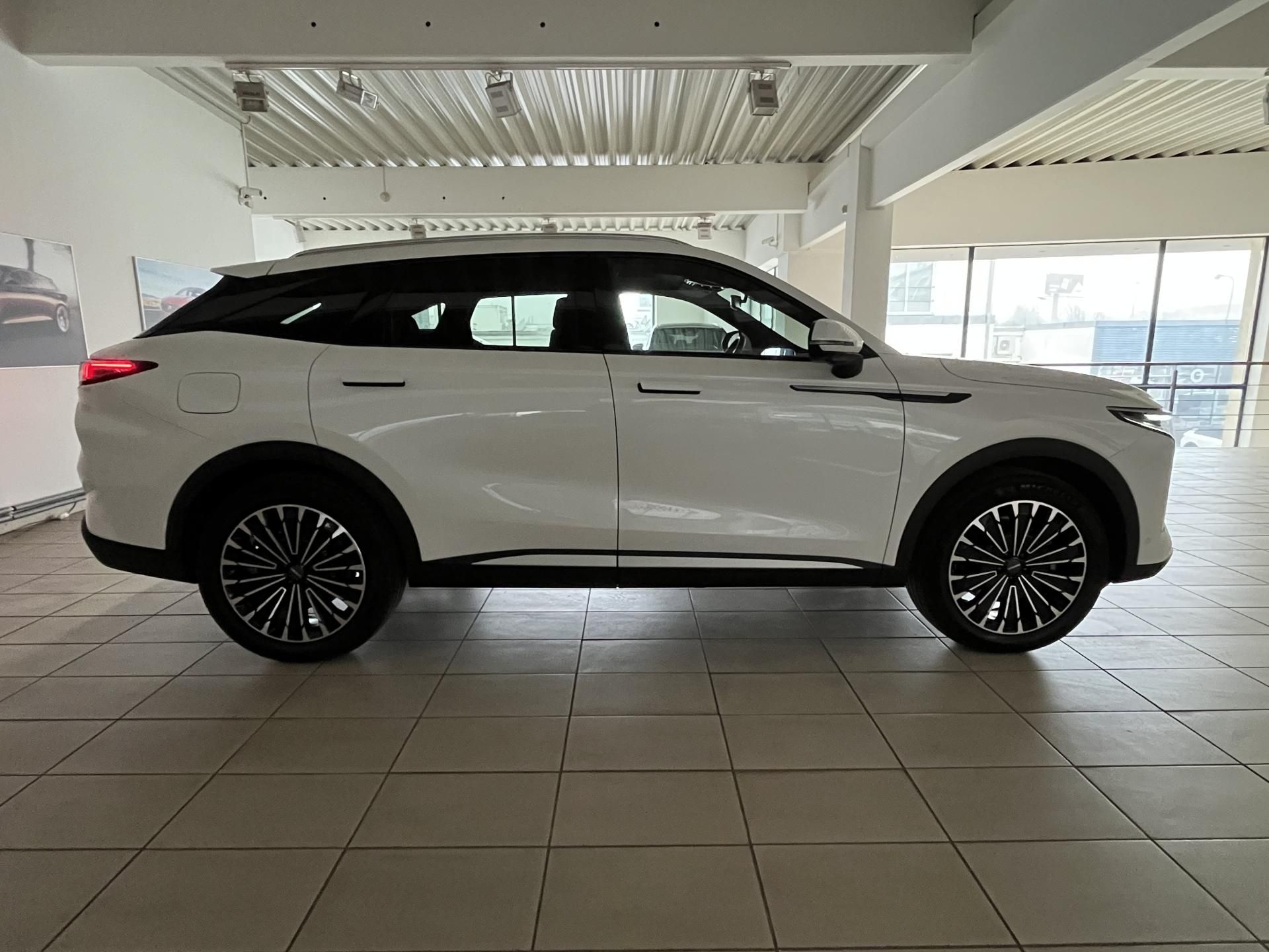 Omoda 9, PHEV - fotka 4