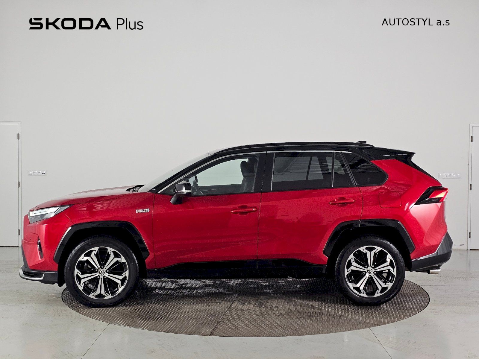 Toyota Rav4, 2.5Plug in 306k 4x4 SELECTION - fotka 3