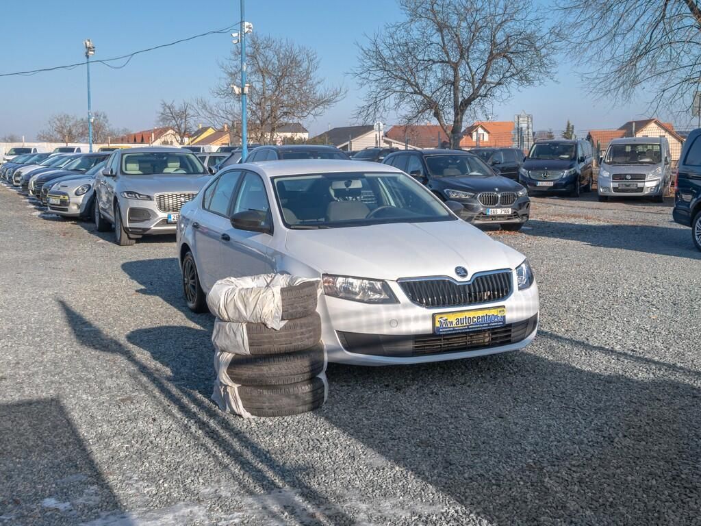 Škoda Octavia, ČR 1.2TSI – 2x PNEU - fotka 3