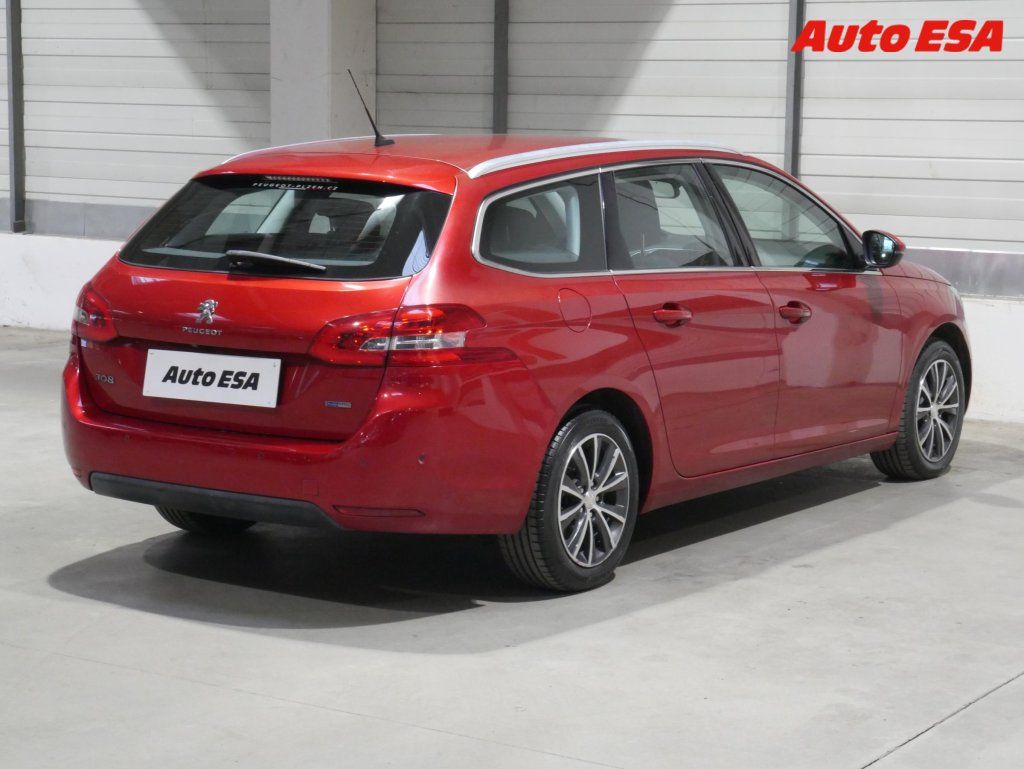 Peugeot 308, 1.2PT,1.maj,ČR,AT,LED - fotka 4