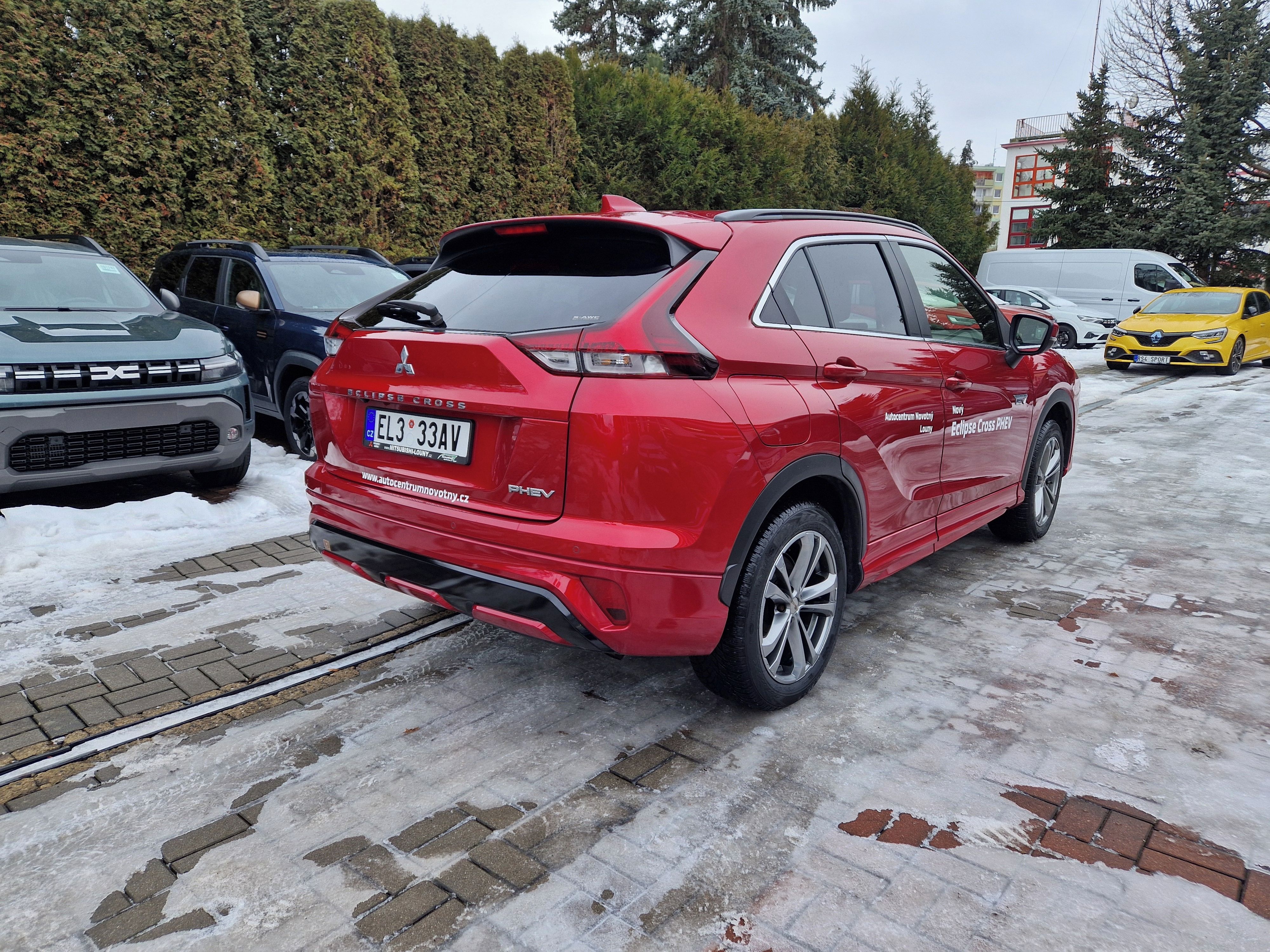 Mitsubishi Eclipse Cross, INSTYLE+ 2.4 MIVEC PHEV 4WD - fotka 4
