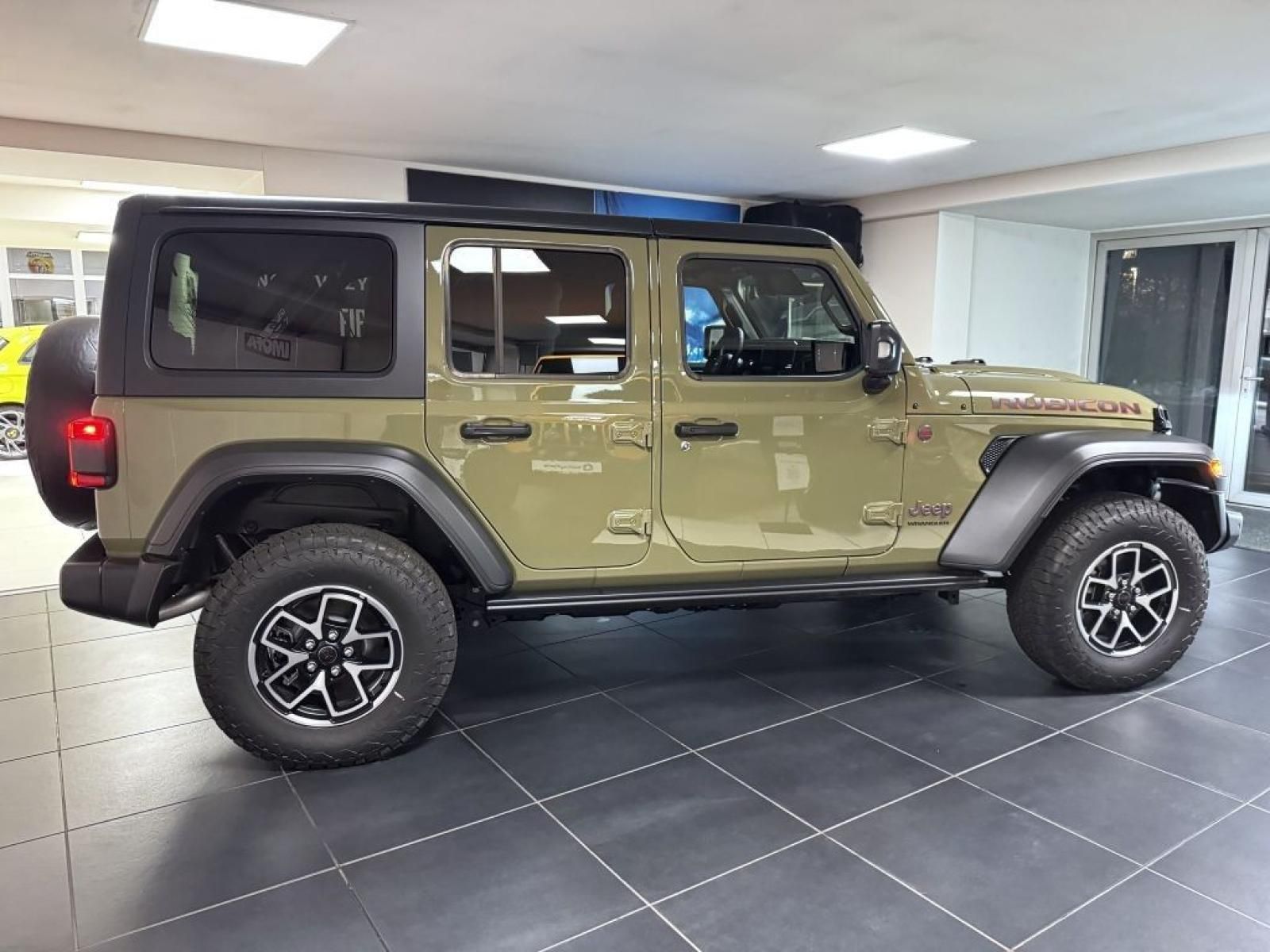 Jeep Wrangler, Unlimited 2.0T 272k AT8 - fotka 4
