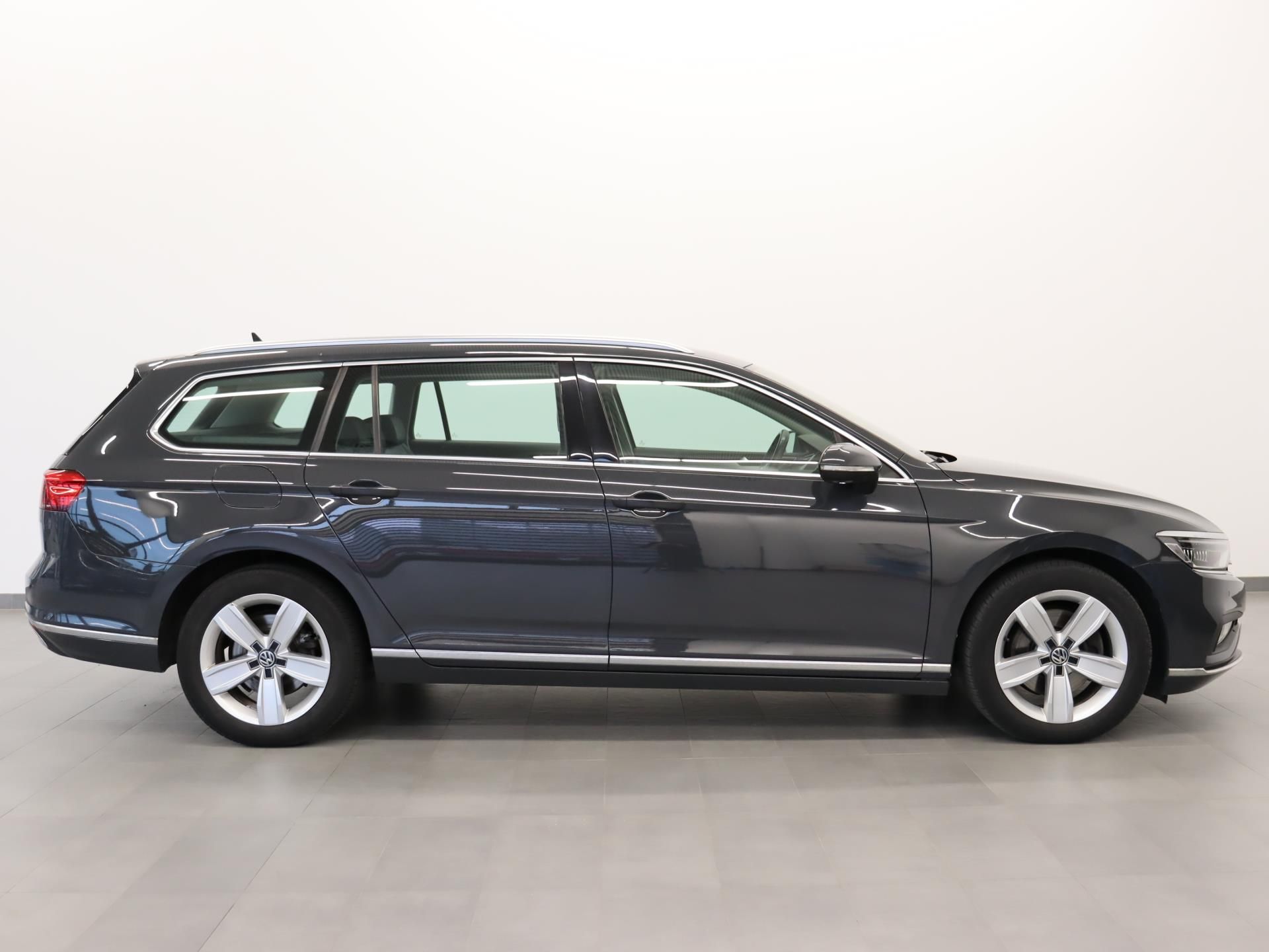 Volkswagen Passat Variant, Elegance 2,0 TDI 140kW 4M - fotka 3