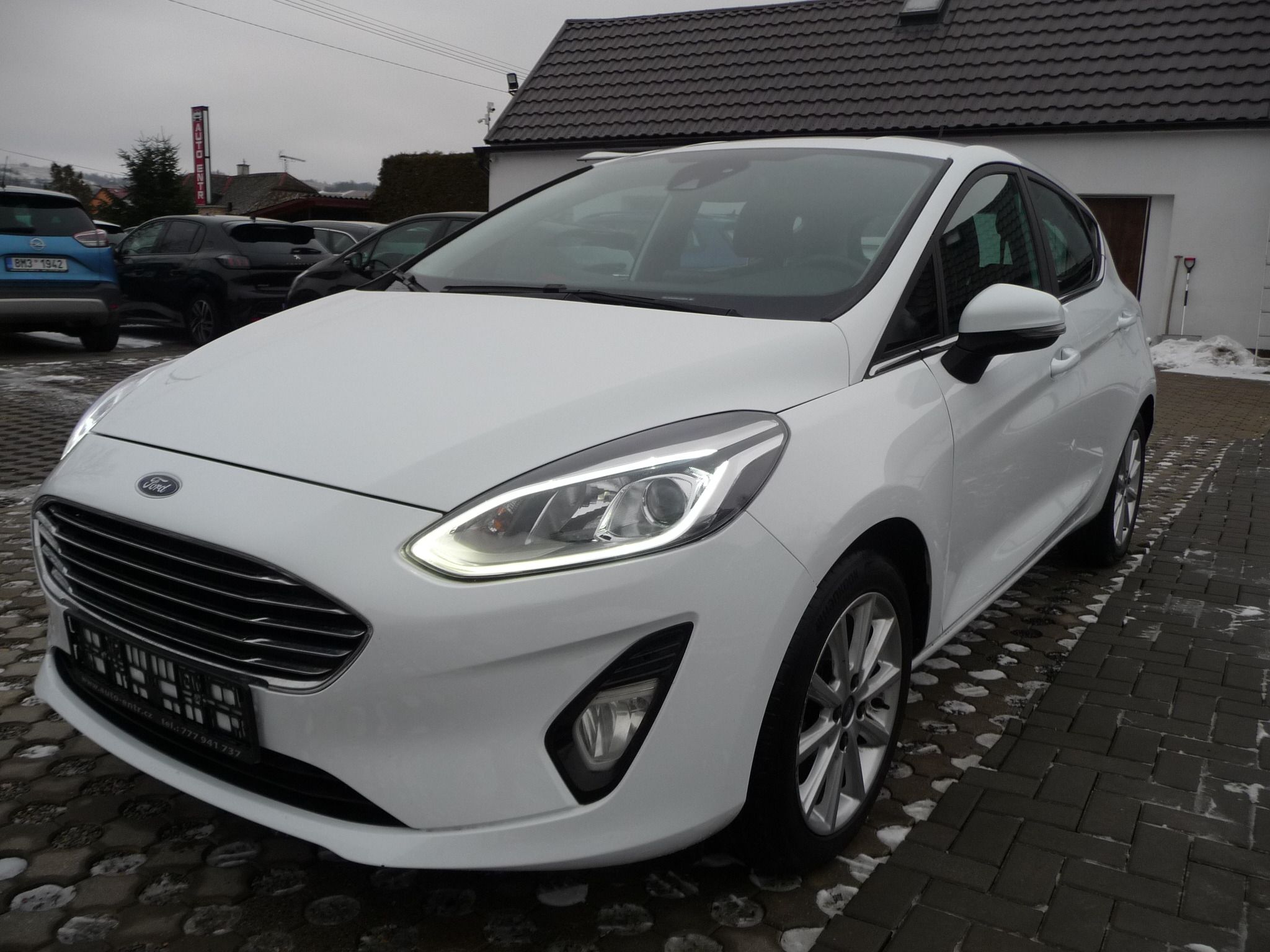Ford Fiesta, 1.0i 74kw Titanium po 1.majite - fotka 2
