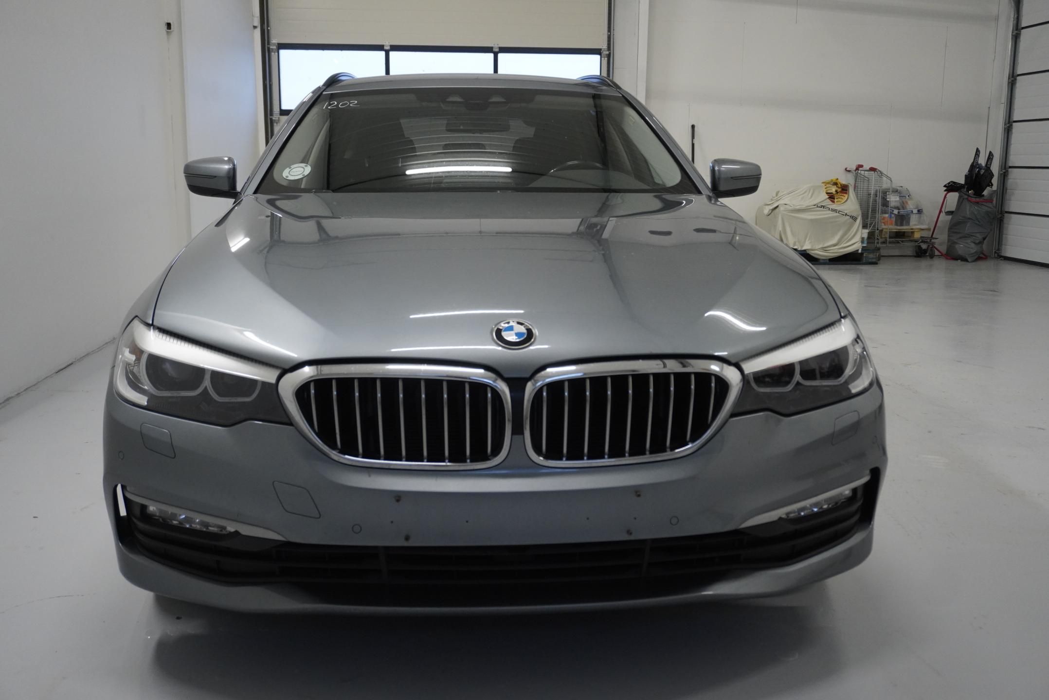BMW Řada 5, 520D TOURING STEPTRONIC - fotka 2
