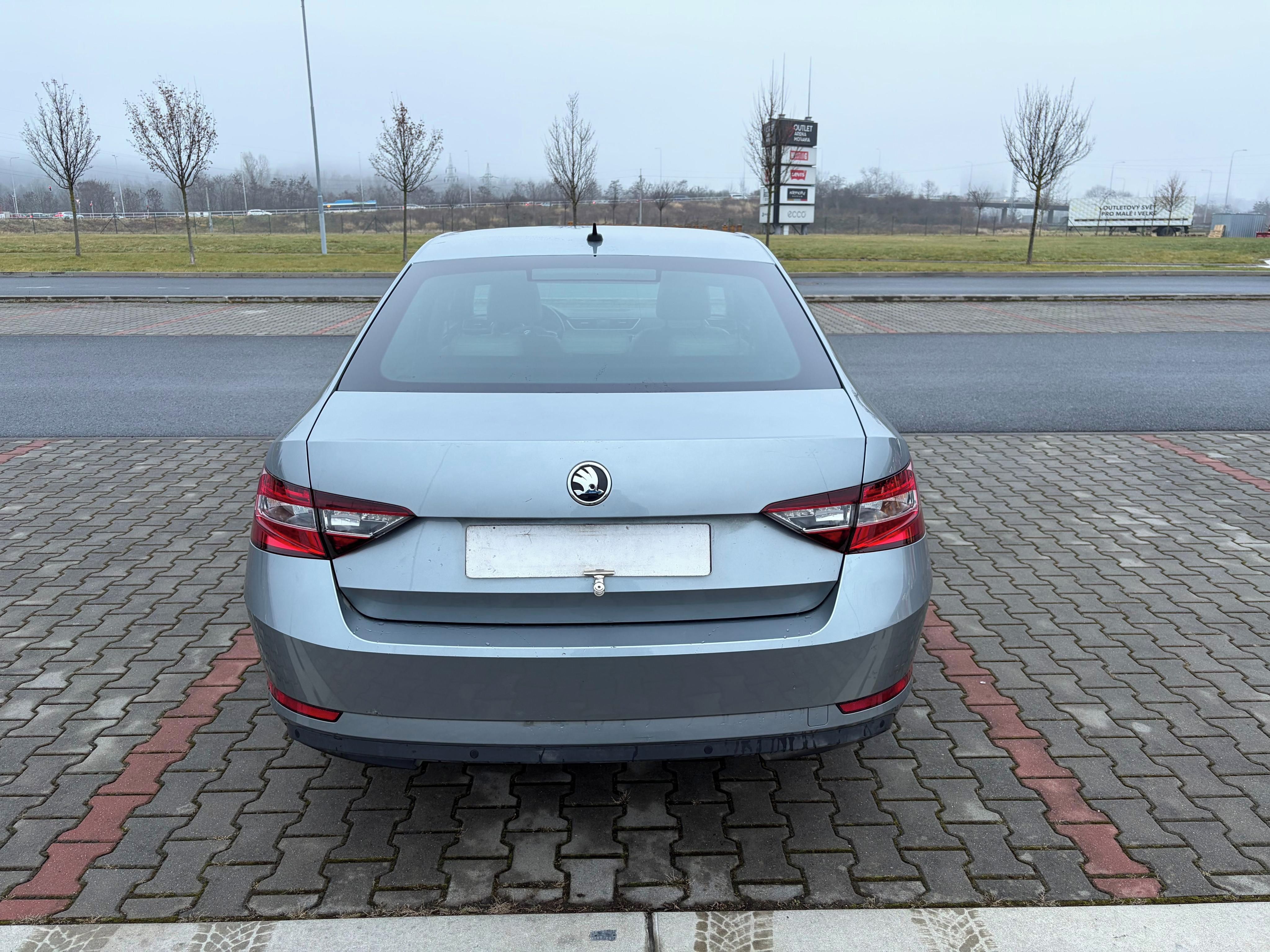 Škoda Superb, III 2.0 TDi 140kw L&K manuál - fotka 4