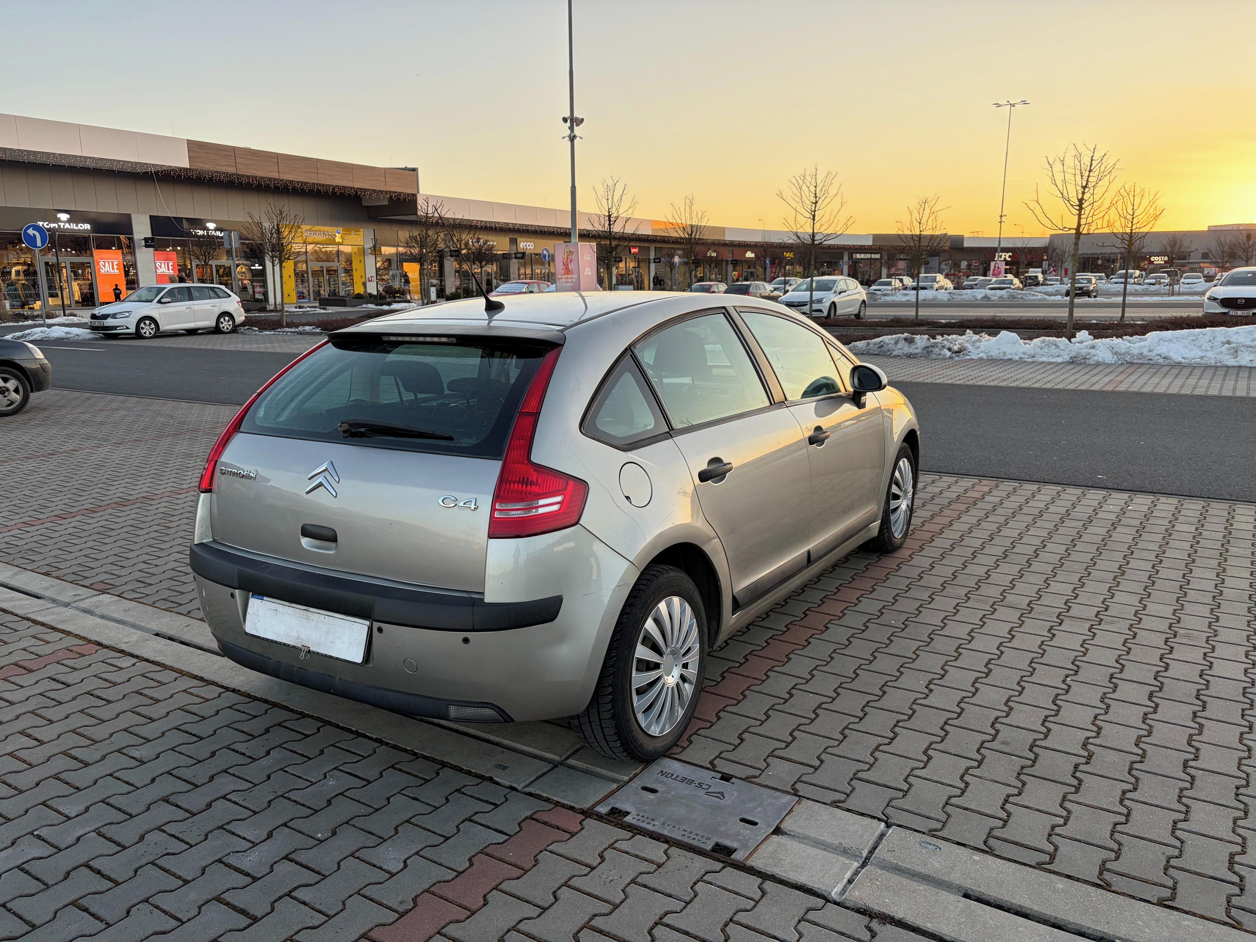 Citroën C4, 1.4i 16V ČR STK 2/2028 - fotka 3