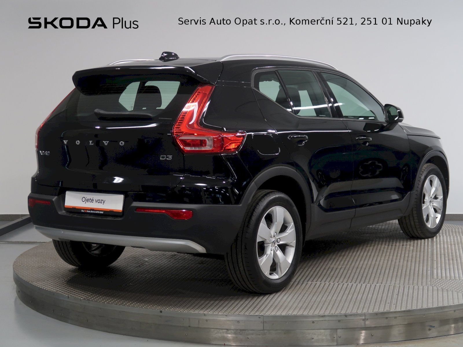Volvo XC40, MOMENTUM 2.0 D3 108KW AUTOMAT - fotka 2