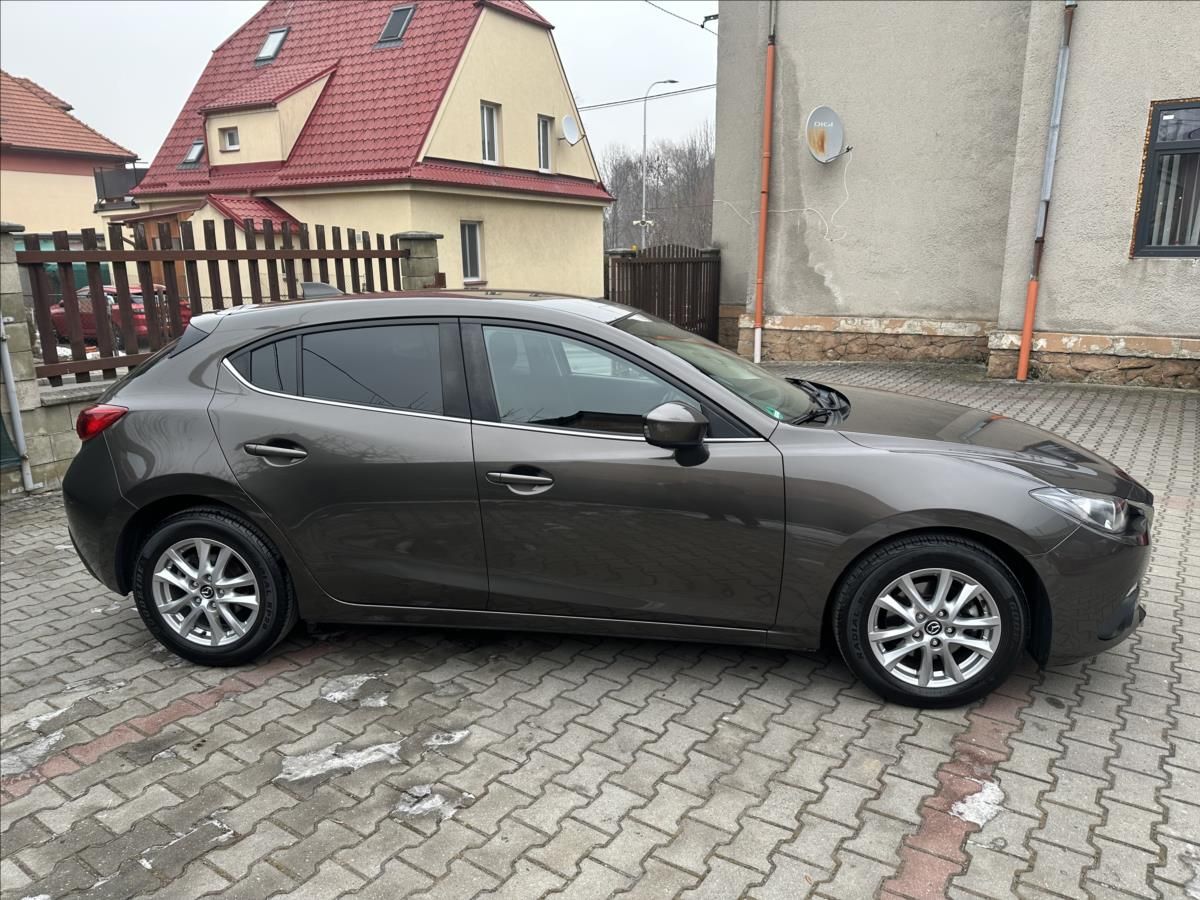 Mazda 3, 2,0 G120 - fotka 2