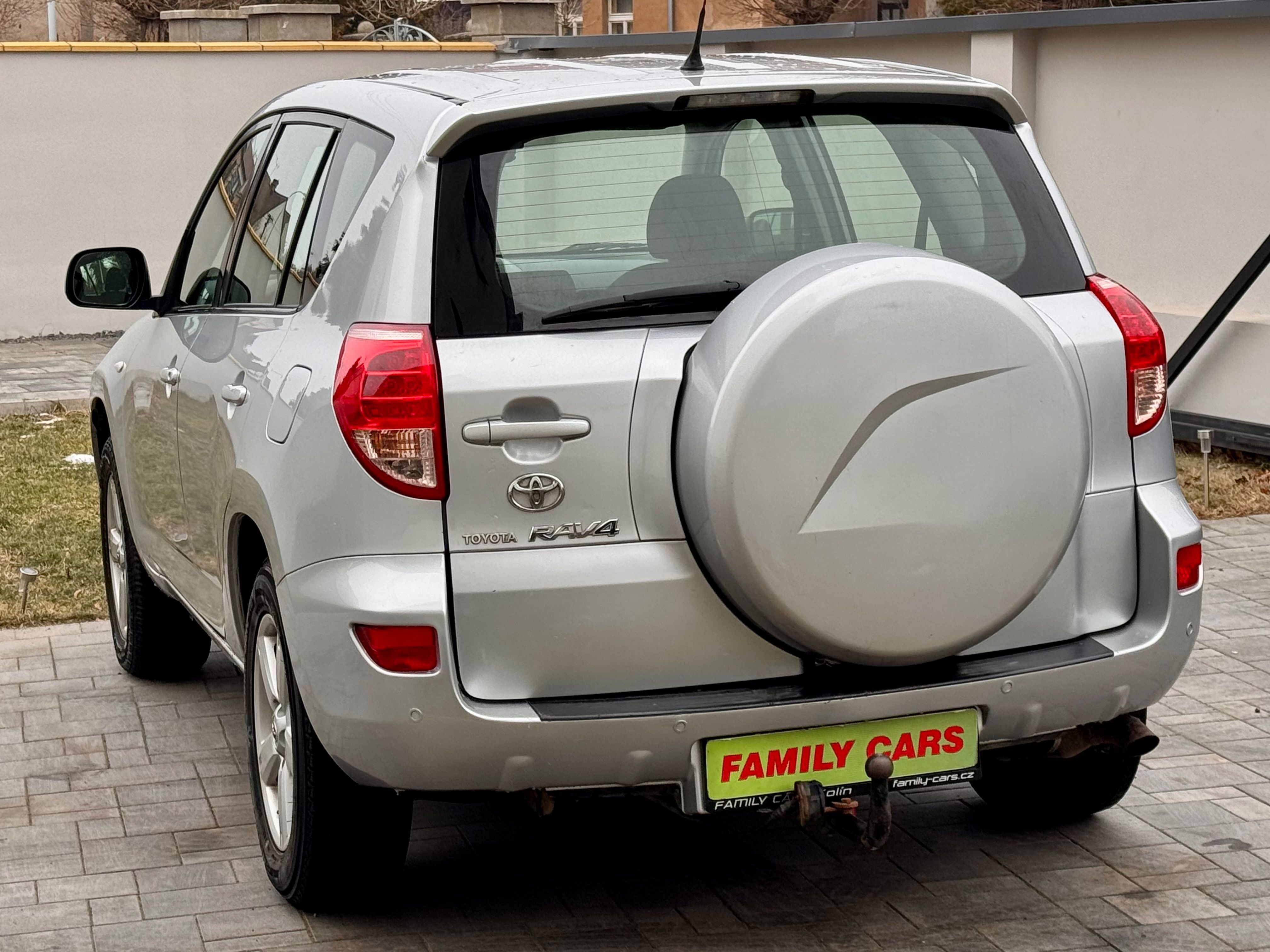 Toyota Rav4, 2.0i,4X4,MANUÁL,TAŽNÉ,STK 2028 - fotka 4